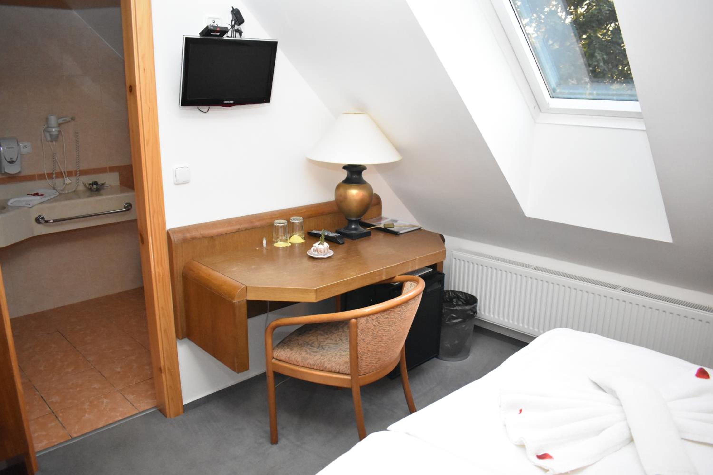Standard Twin Room photo 3