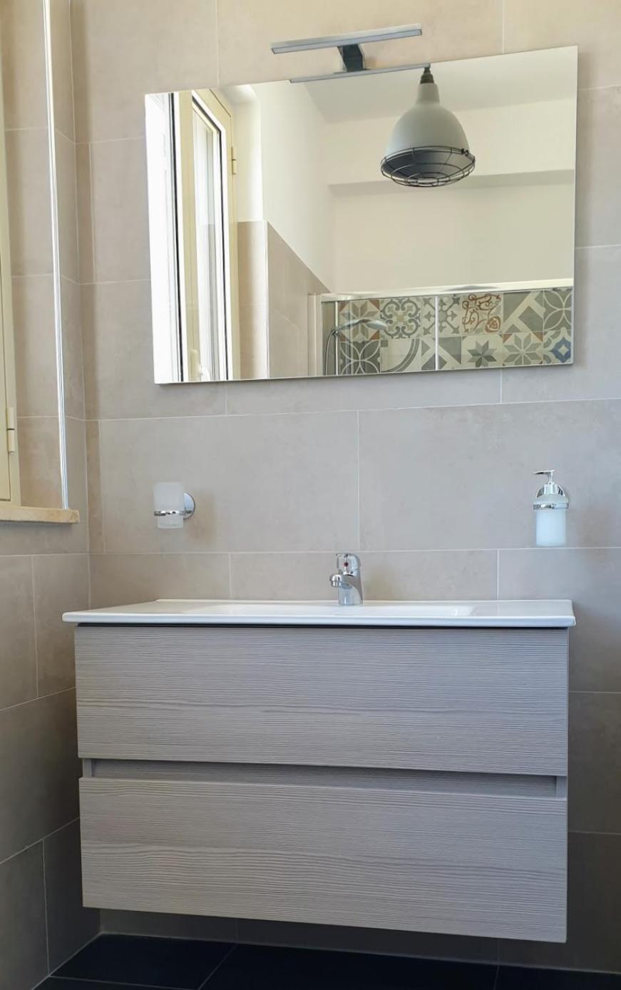 Deluxe Double Room with Balcony and Sea View photo 2