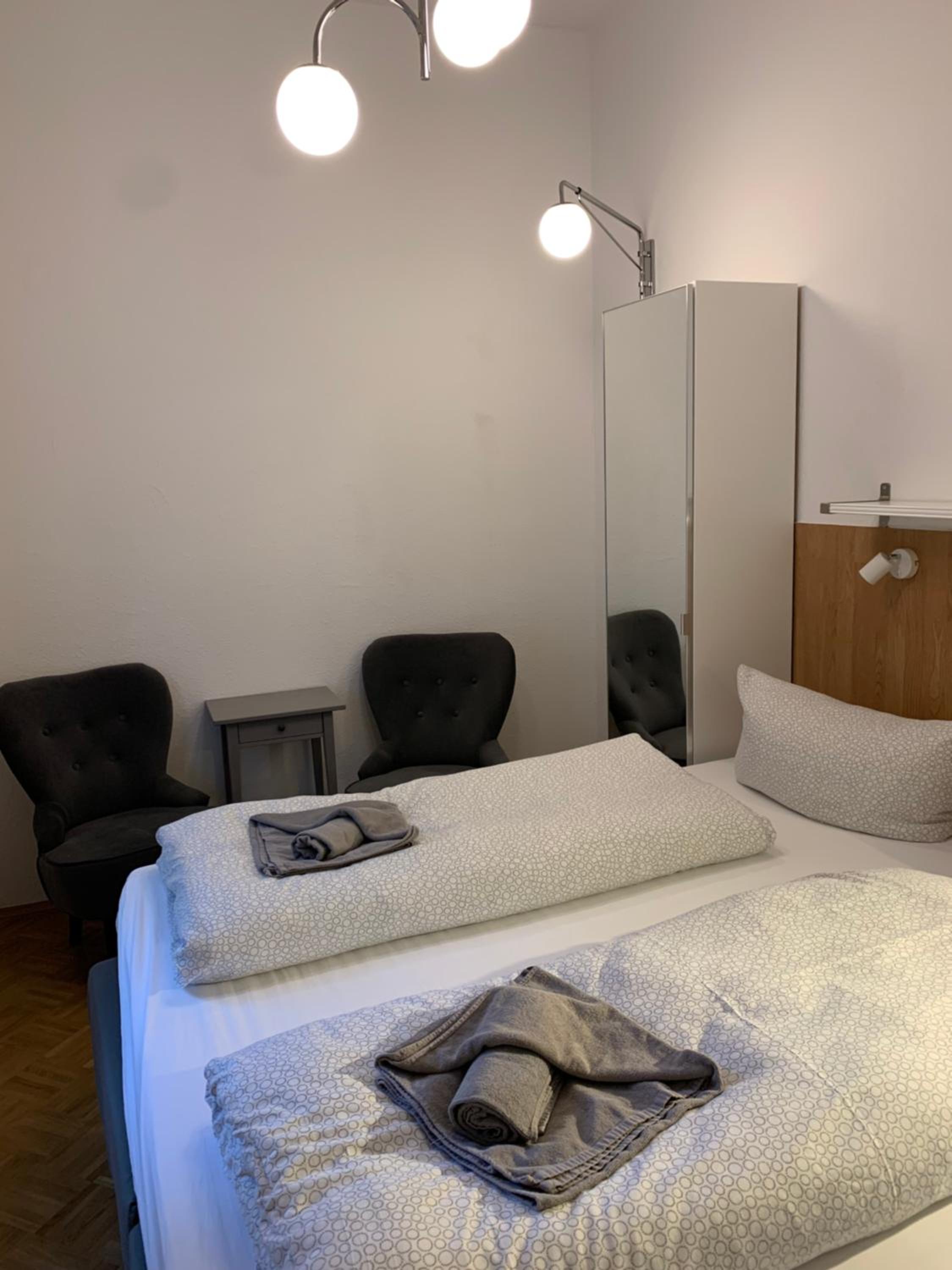 One-Bedroom Apartment - Photo 12