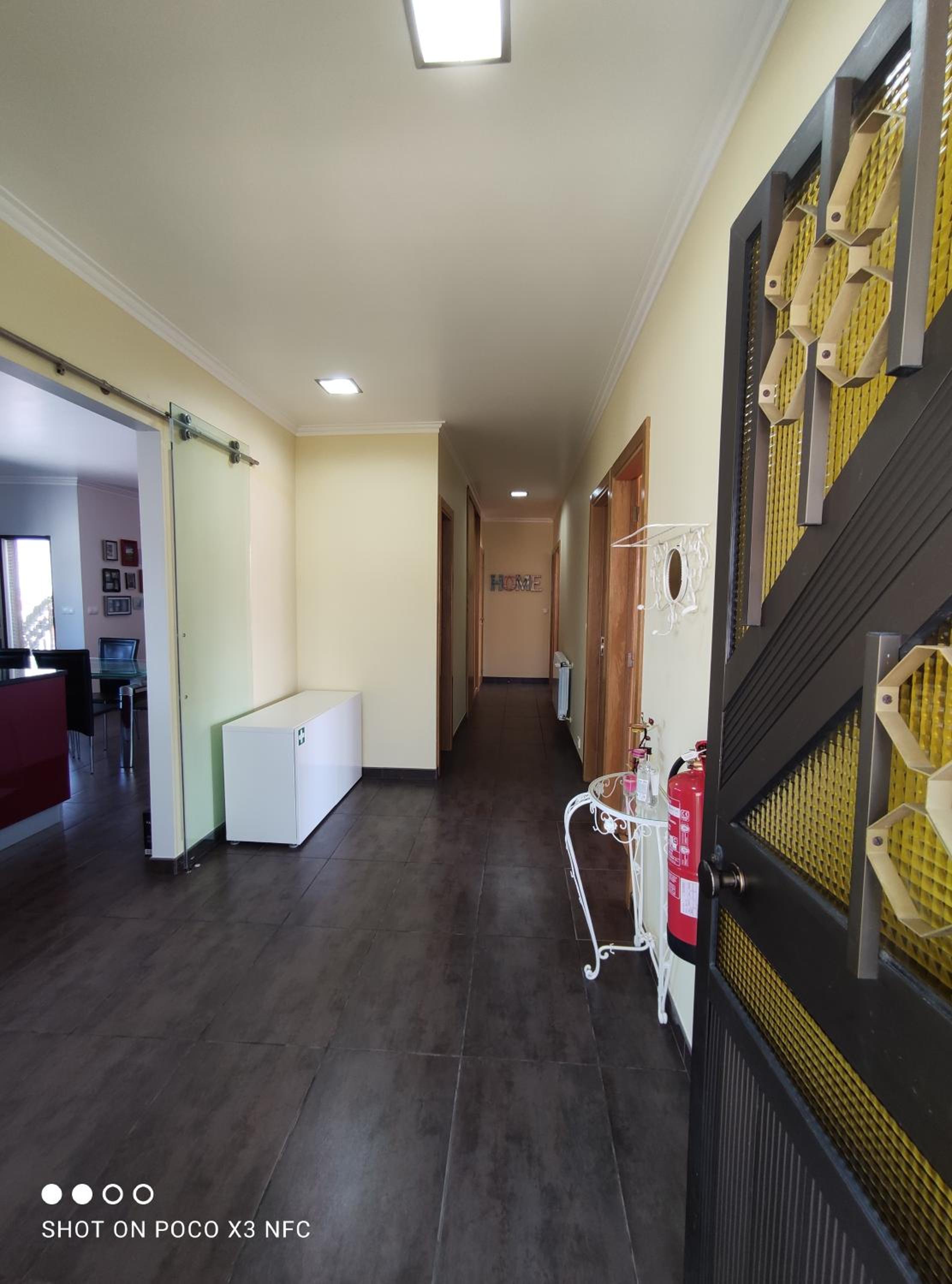 Three-Bedroom Apartment - Photo 21