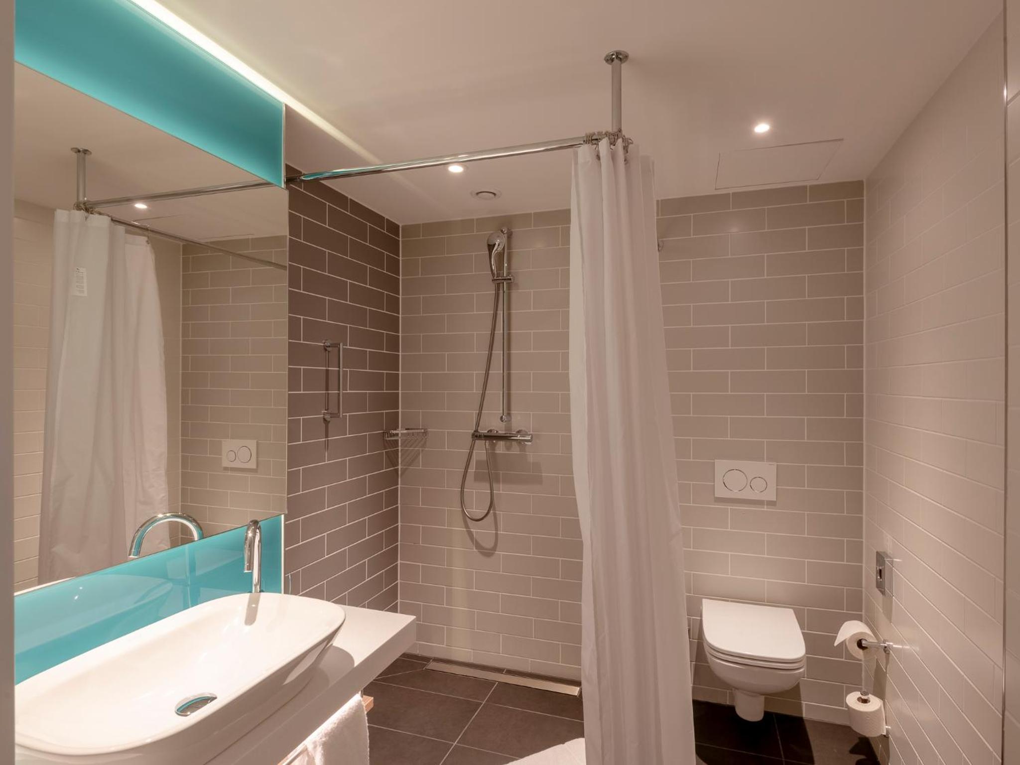 Standard Queen Room - Accessible - Photo 2