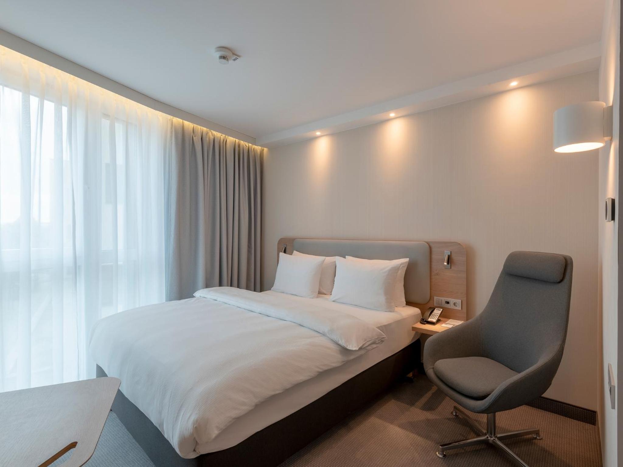 Standard Queen Room - Photo 1