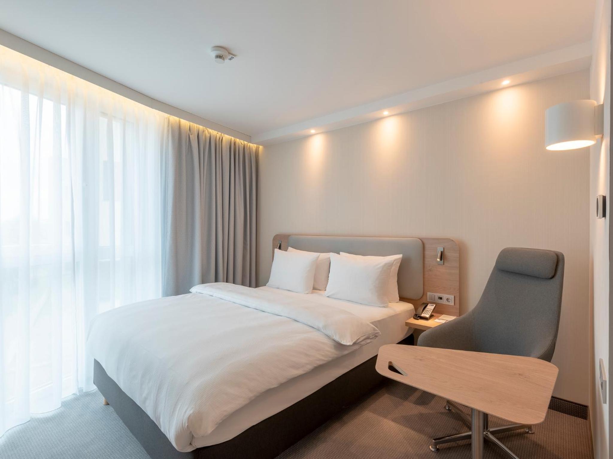 Standard Queen Room - Photo 5