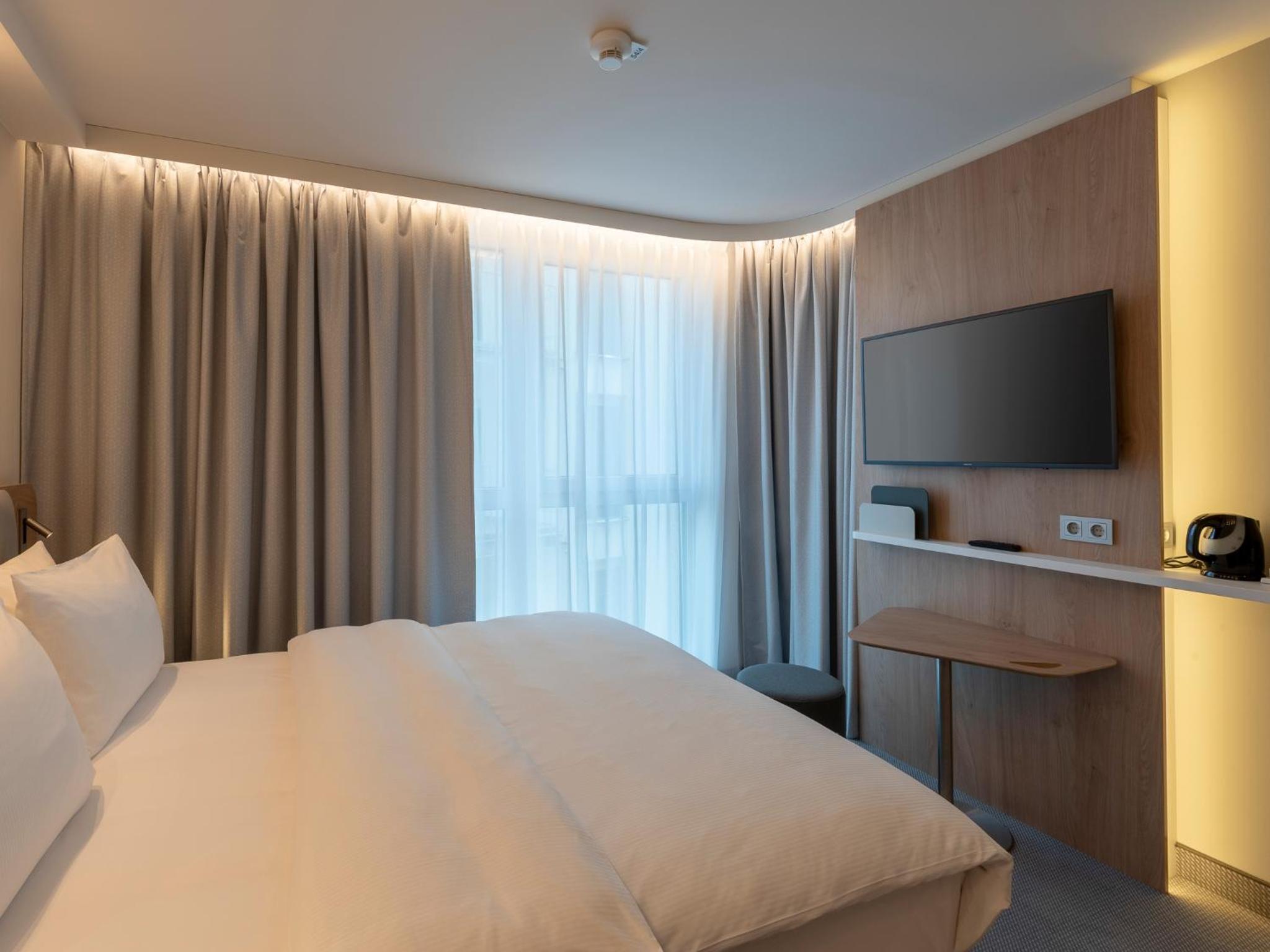 Standard Queen Room - Photo 4