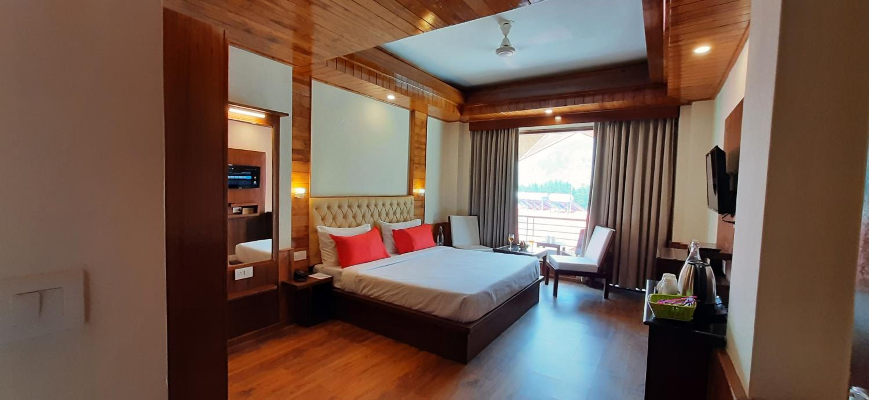 King Room with Mountain View