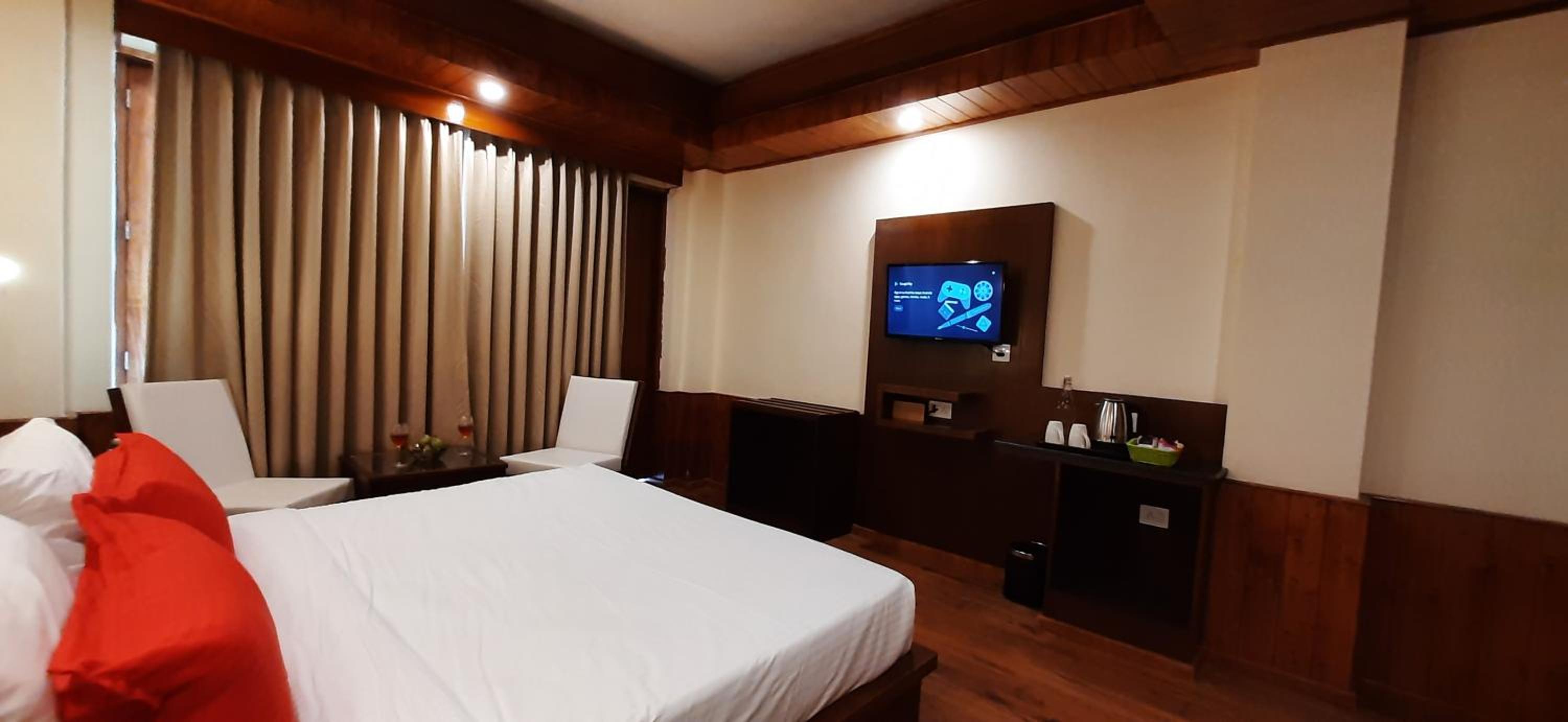 Deluxe Queen Room