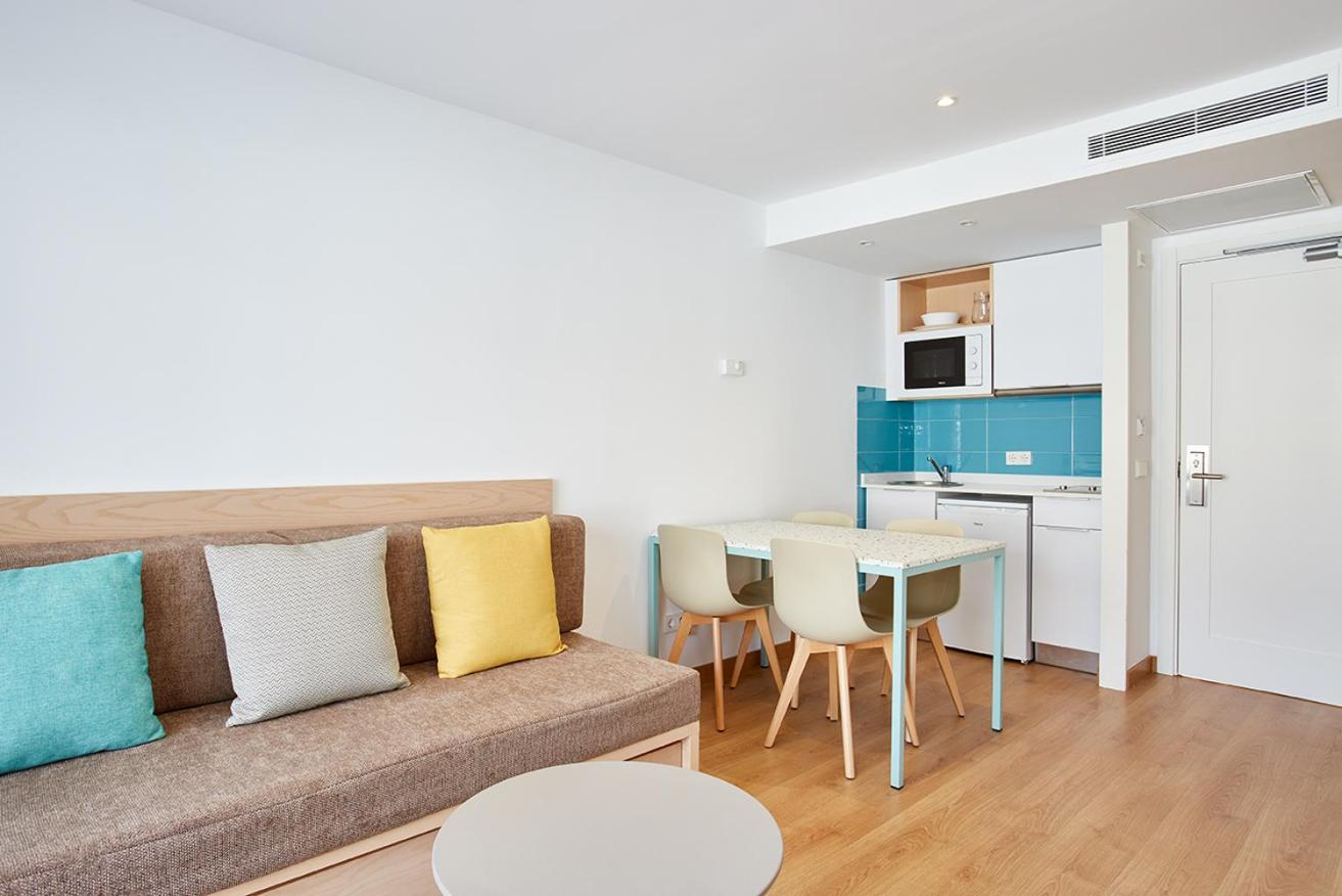 One-Bedroom Apartment - Photo 4