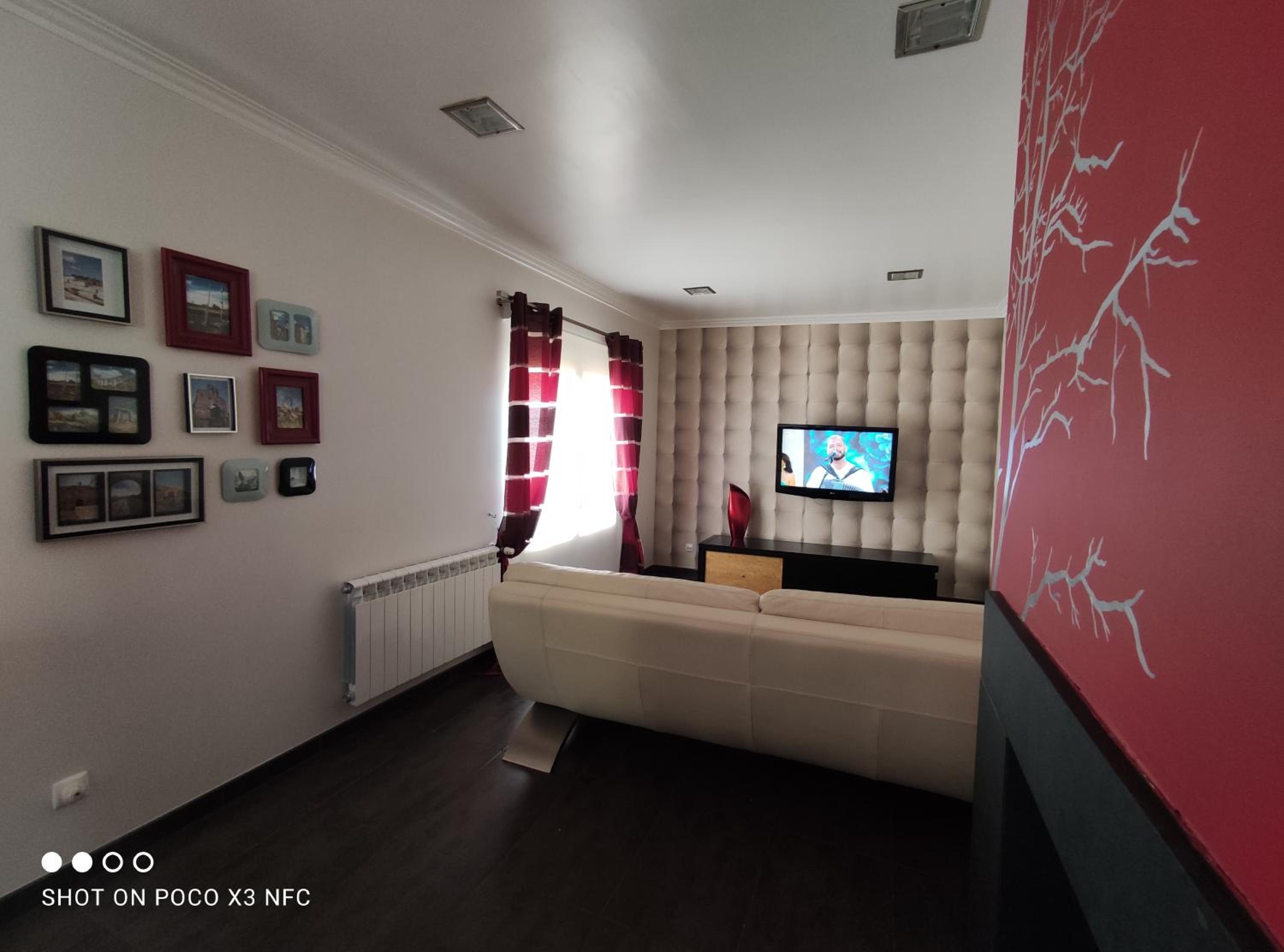 Three-Bedroom Apartment - Photo 4