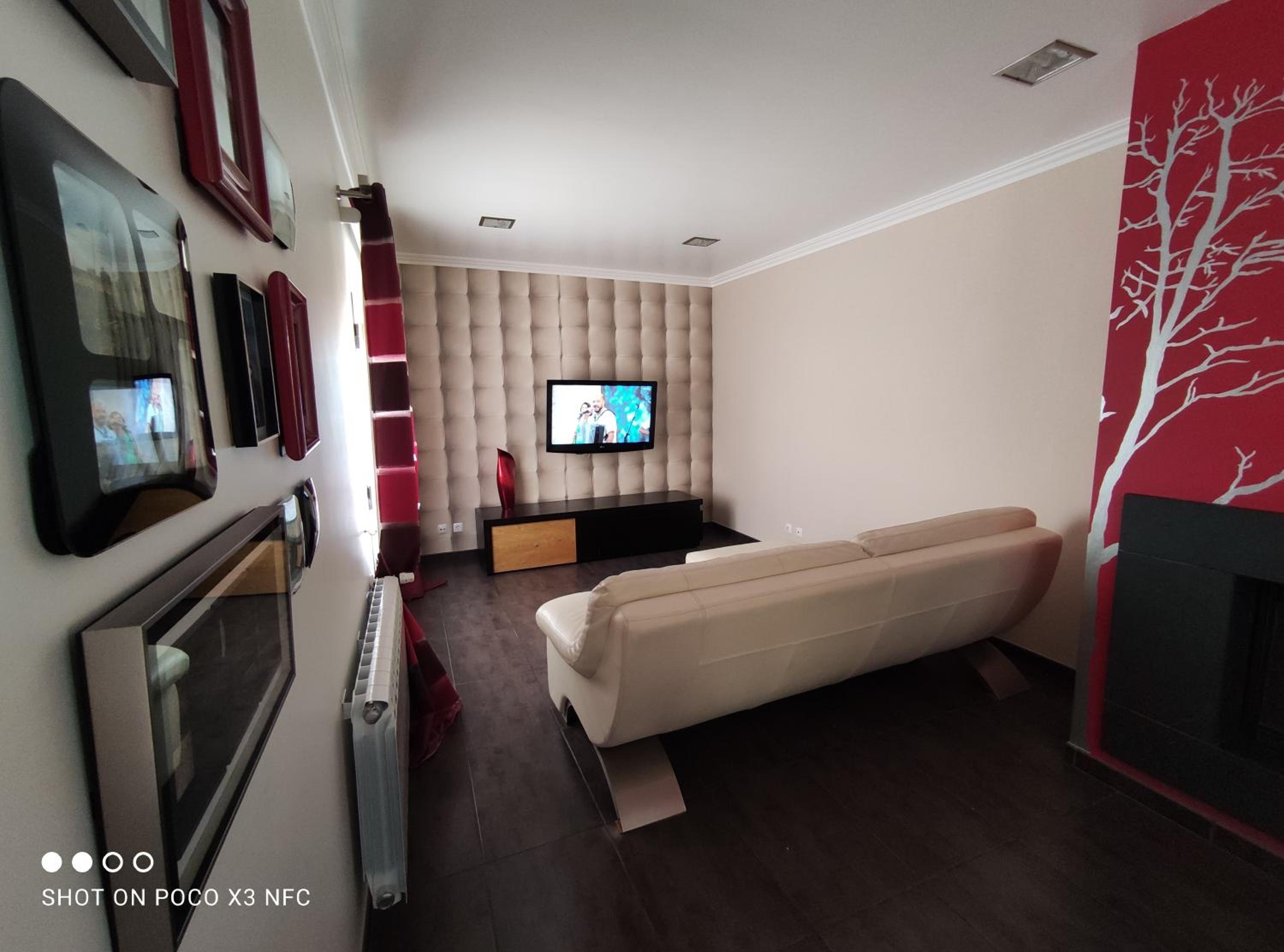 Three-Bedroom Apartment - Photo 5