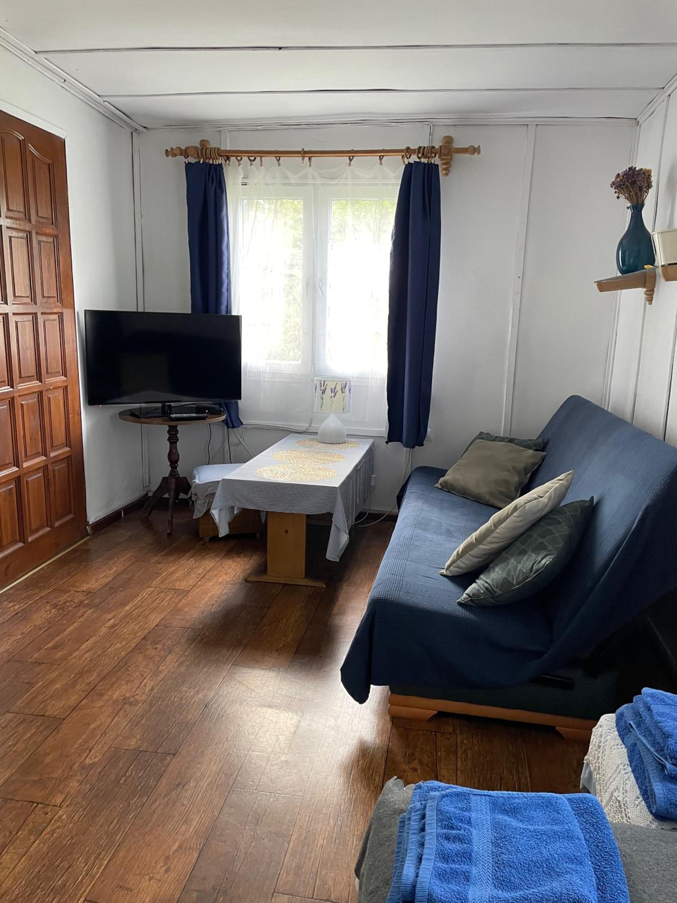 Triple Room with Shared Bathroom photo 2