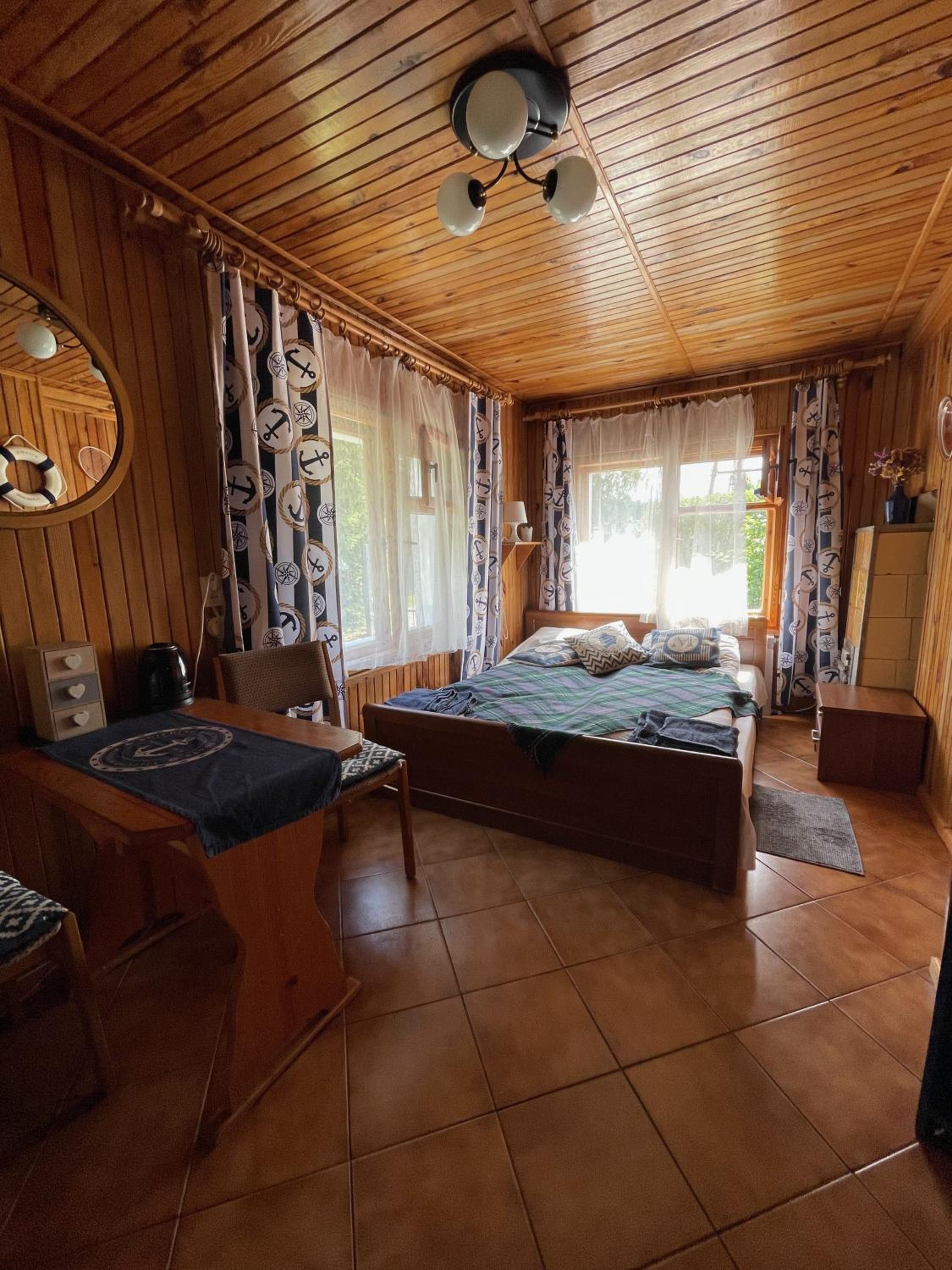 Budget Double Room - Photo 7