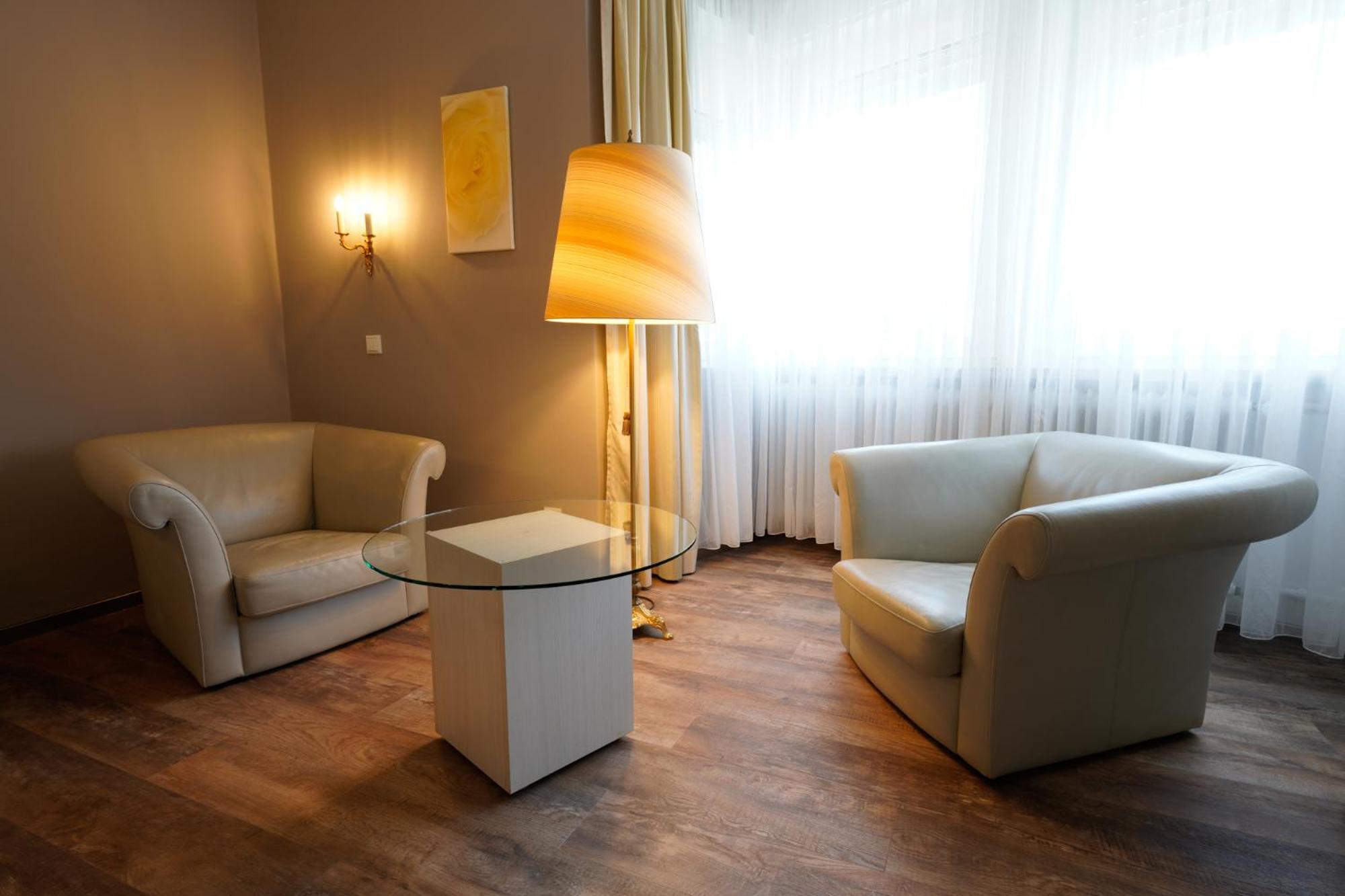Deluxe Double Room - Photo 11
