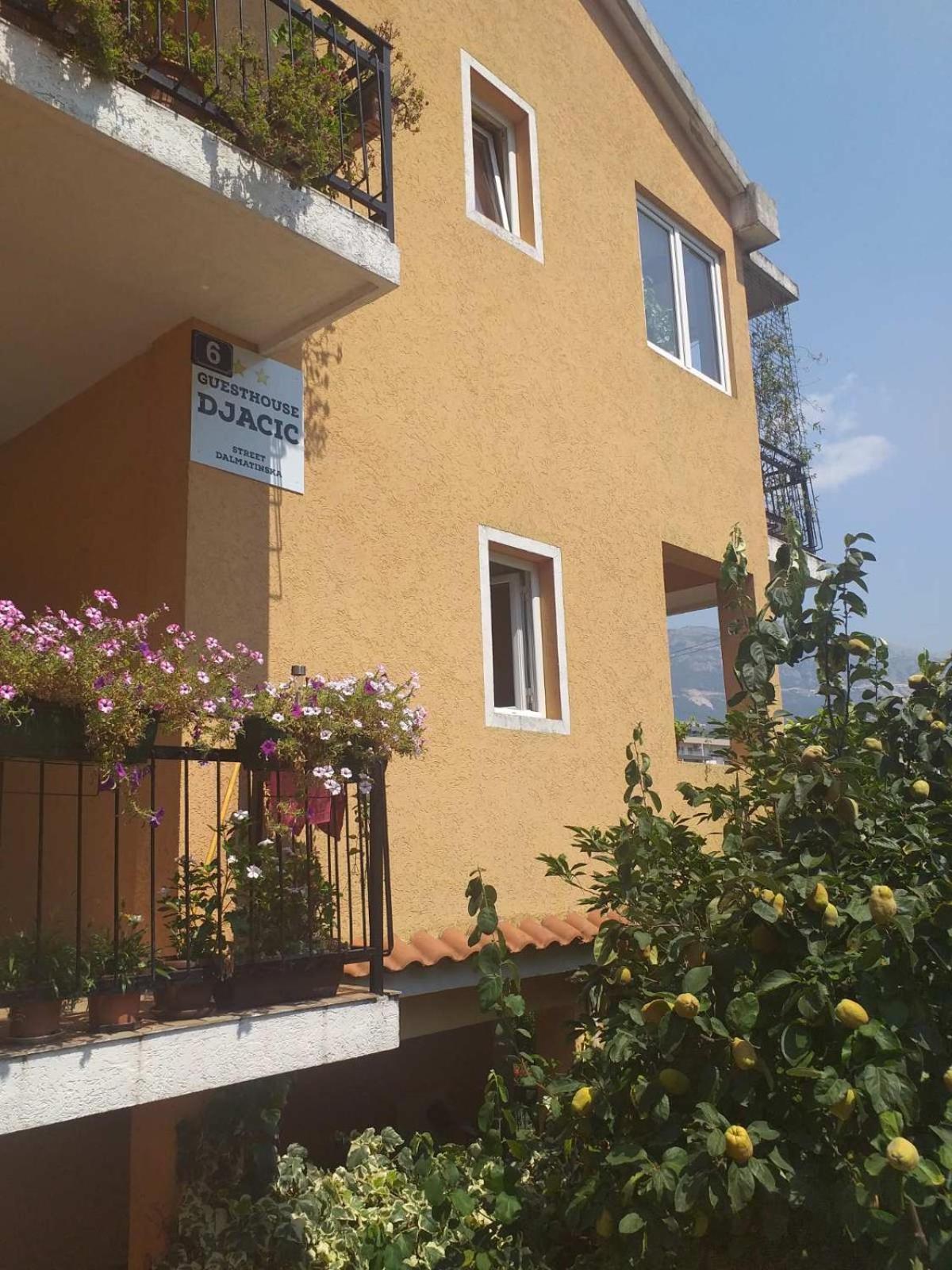 Studio with Balcony photo 3