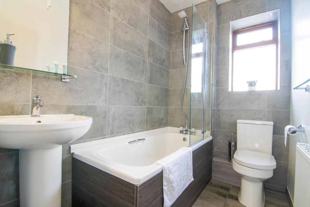 Deluxe Double Room with Extra Bed - Photo 2