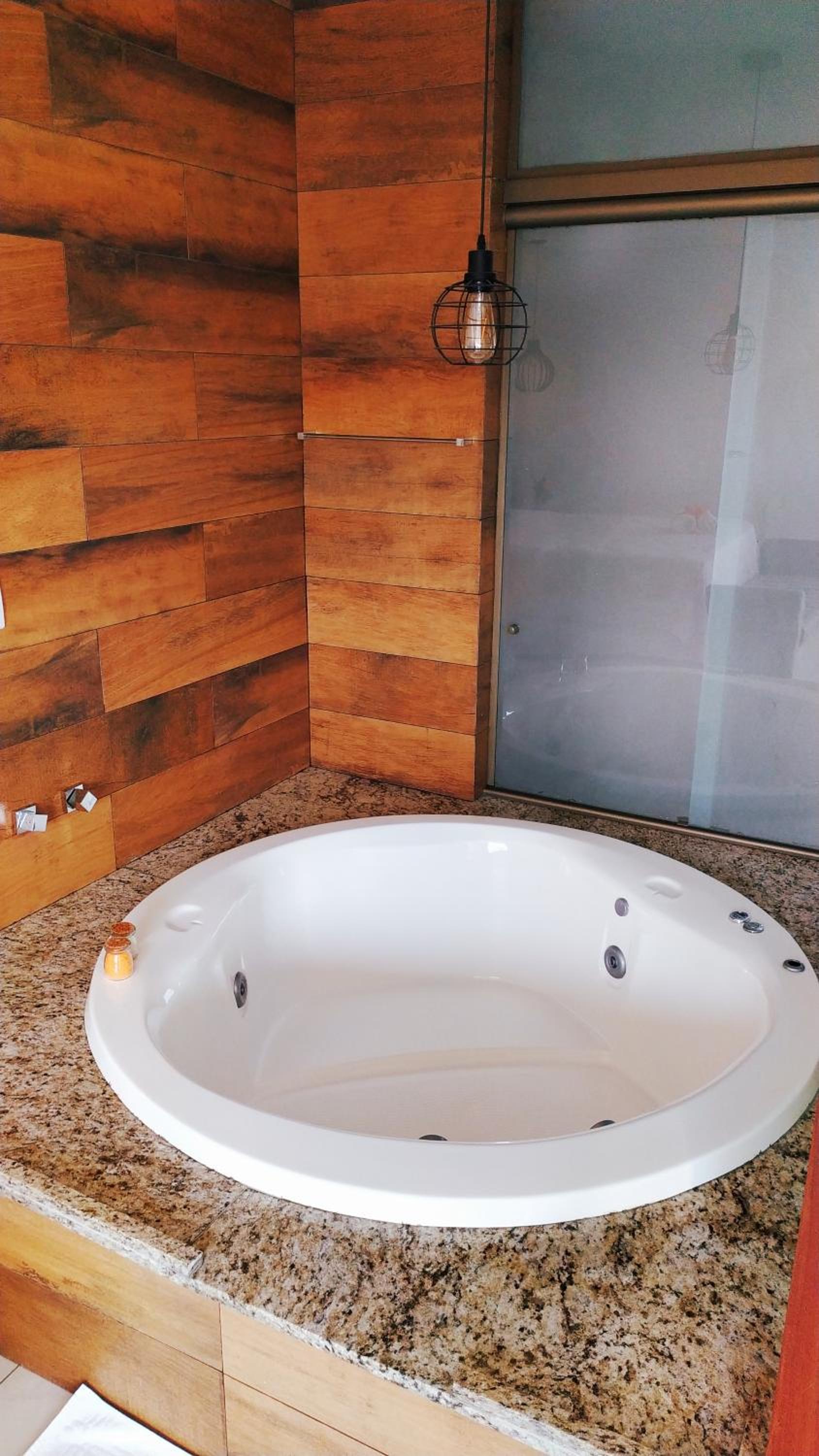 King Room with Spa Bath - Photo 33