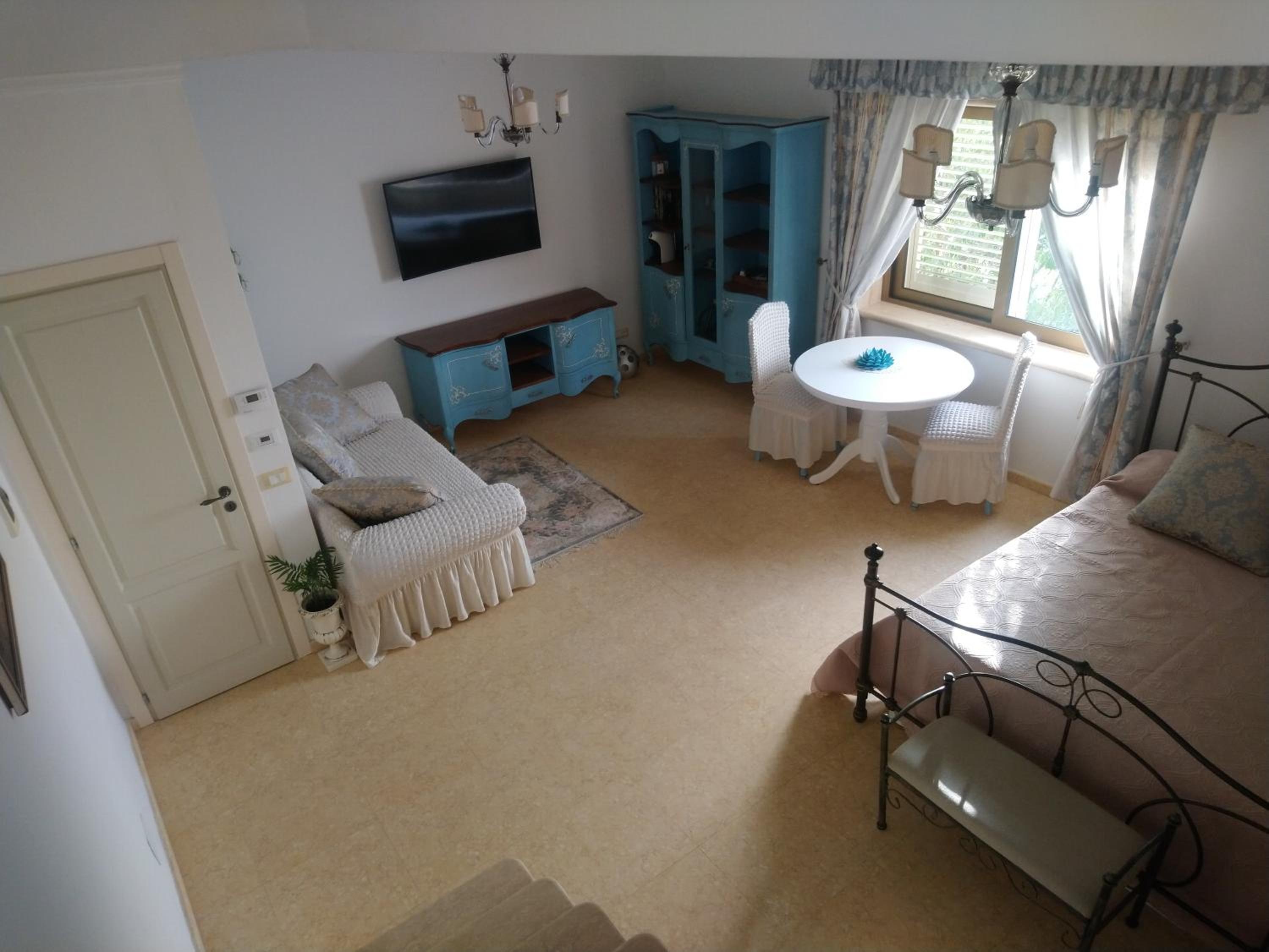 Studio with Spa Bath