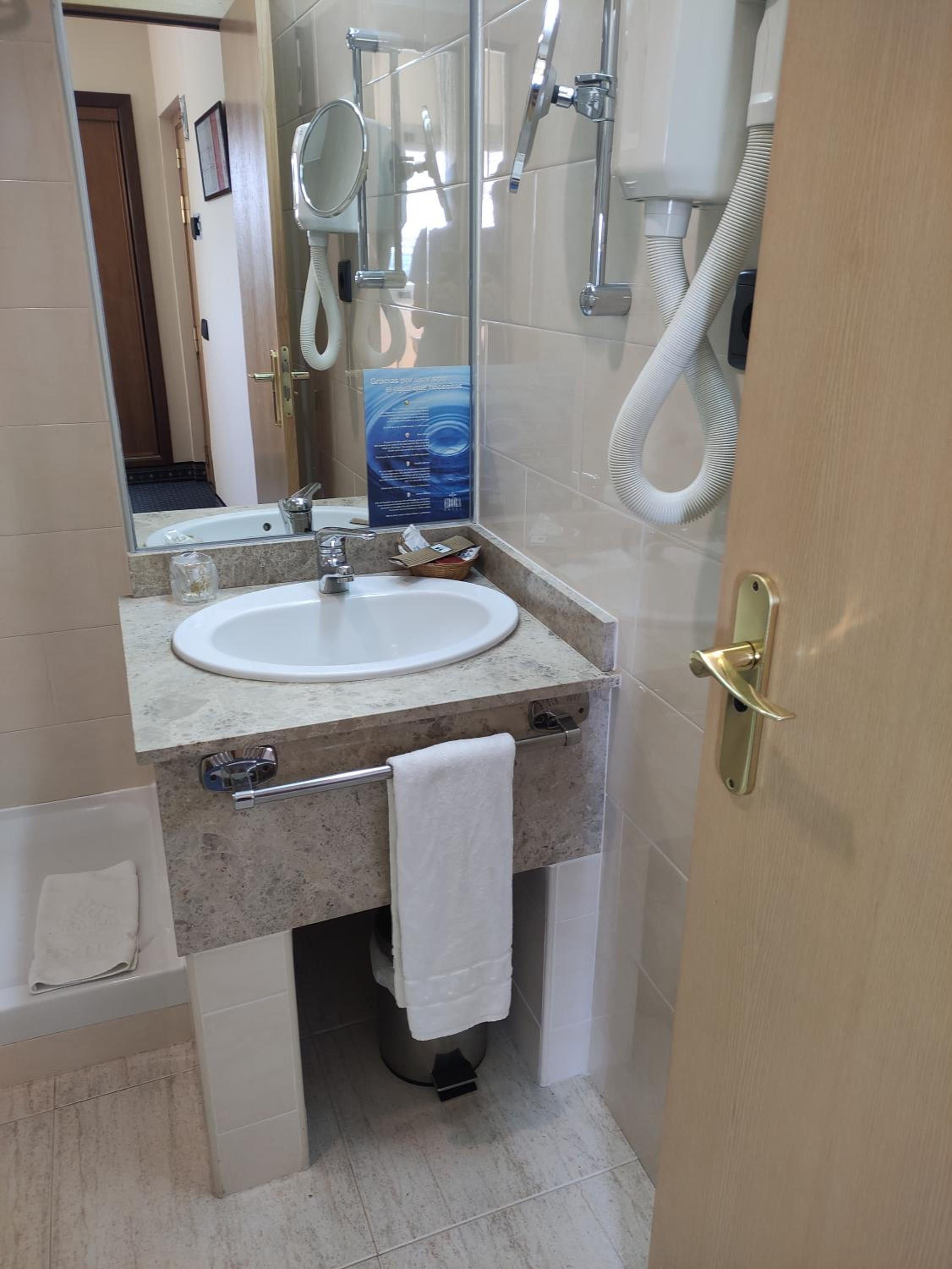 Single Room photo 2