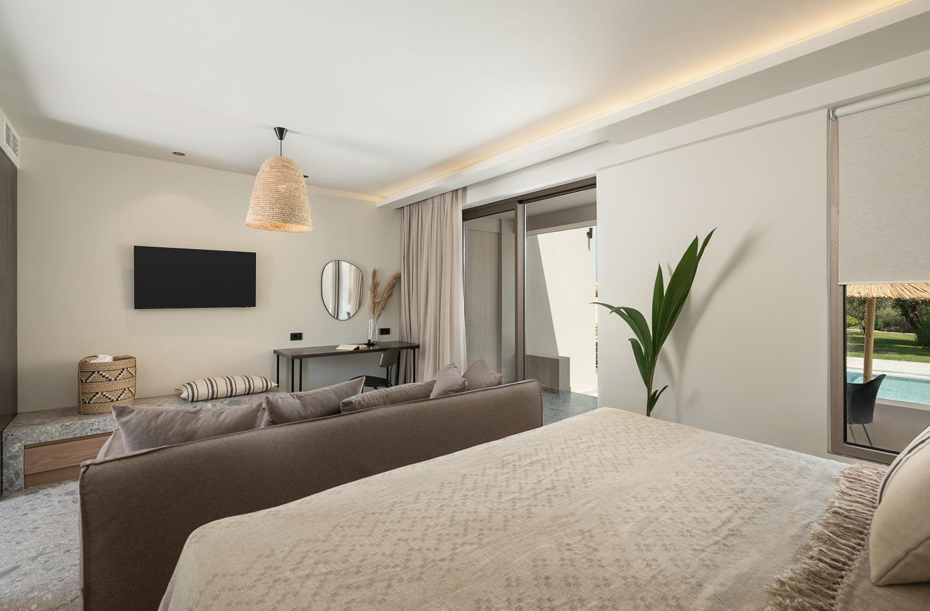 Deluxe Double Room with Extra Bed photo 2