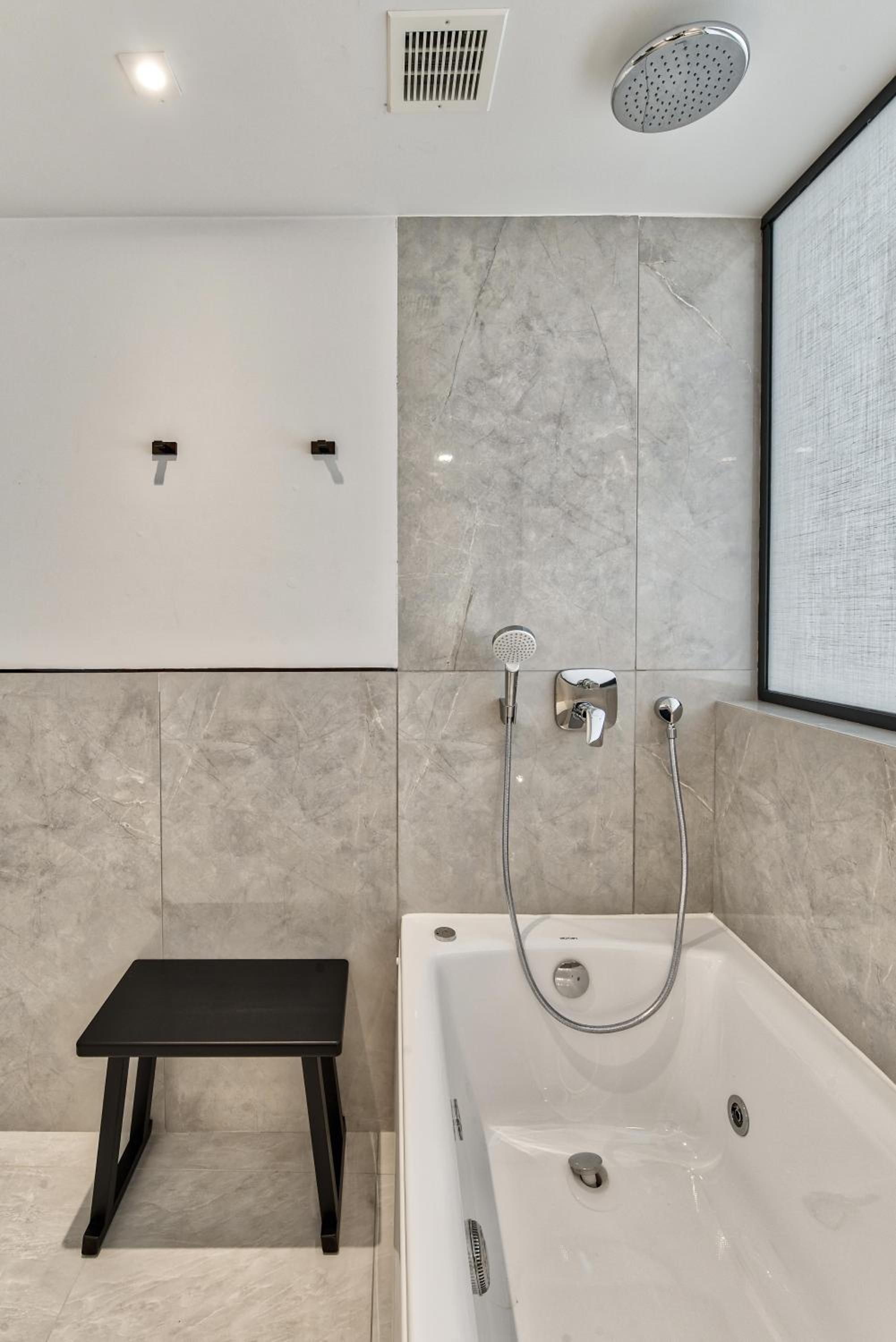 Suite with Sea View - Photo 7