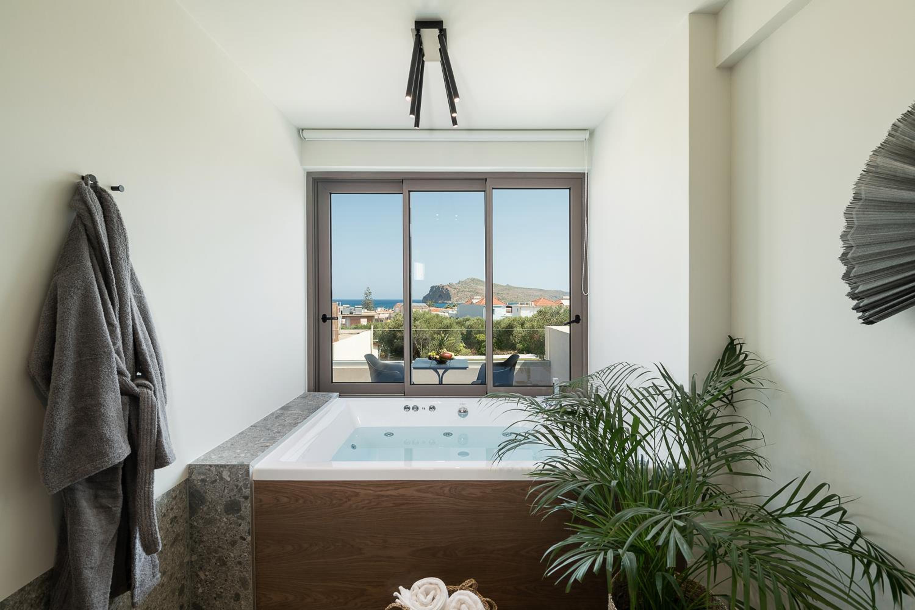 Quadruple Room with Balcony photo 2