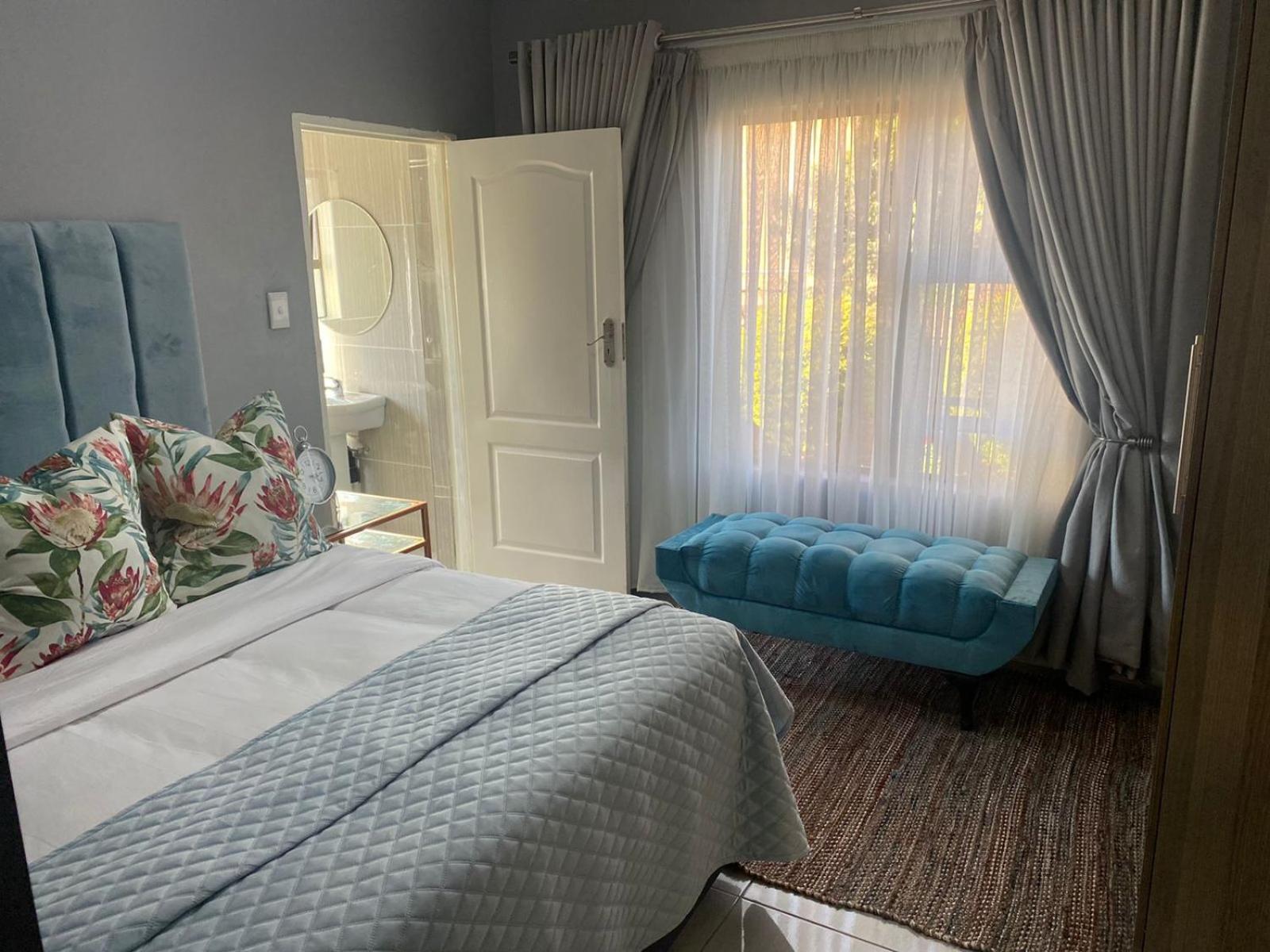 Standard Queen Room - Photo 4