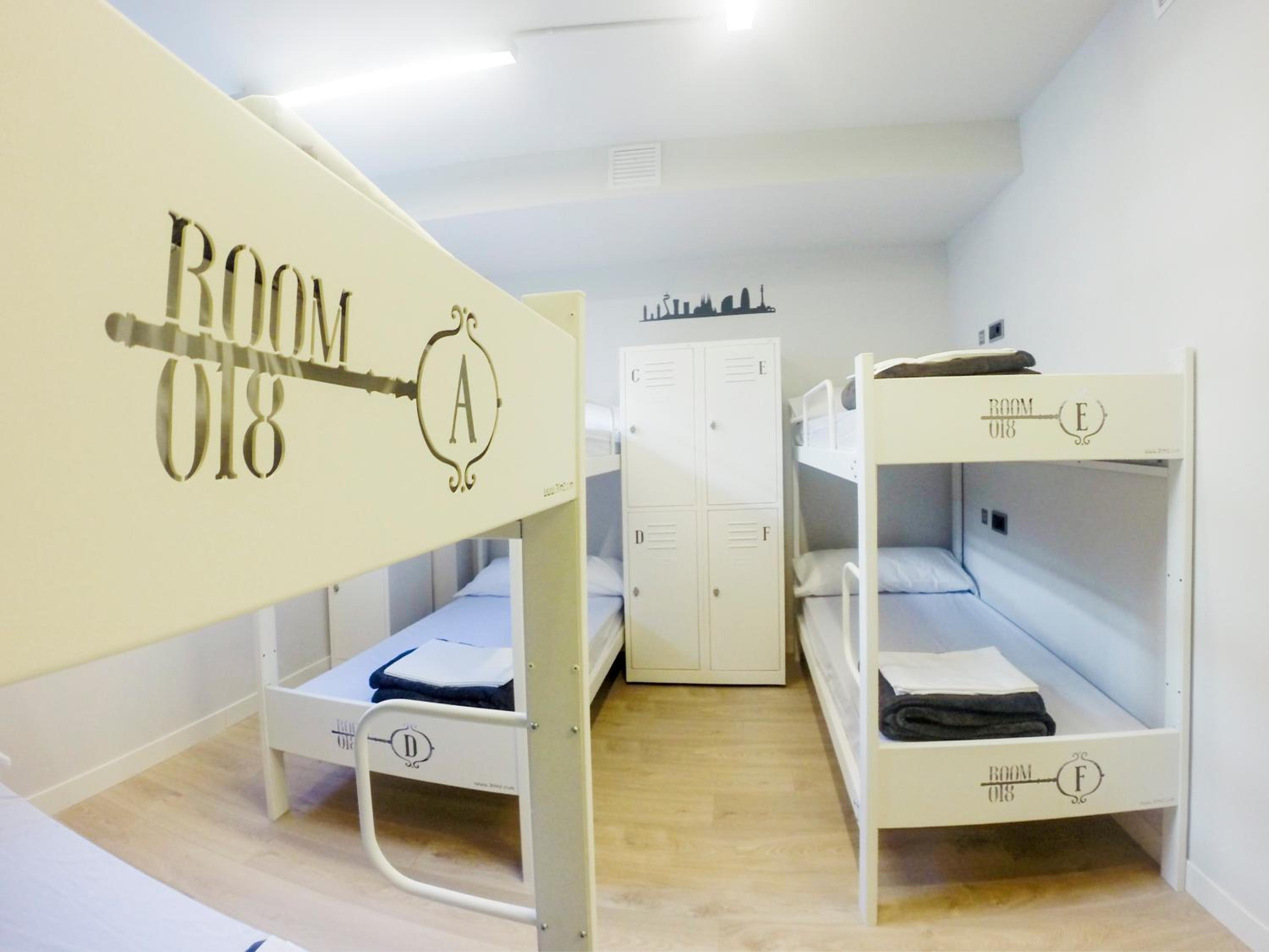 Bed in 6-Bed Mixed Dormitory Room photo 2