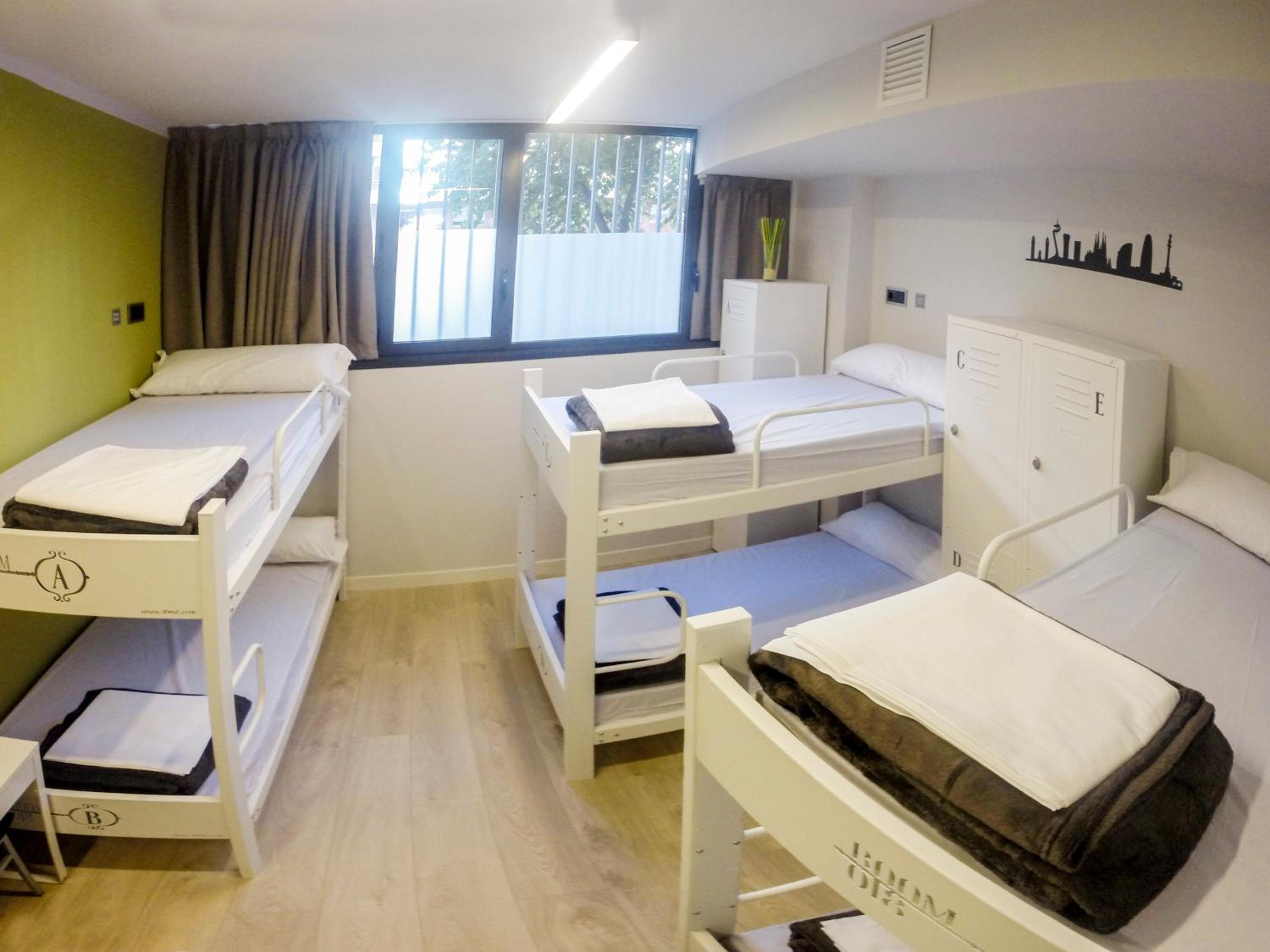 Bed in 6-Bed Mixed Dormitory Room photo 3