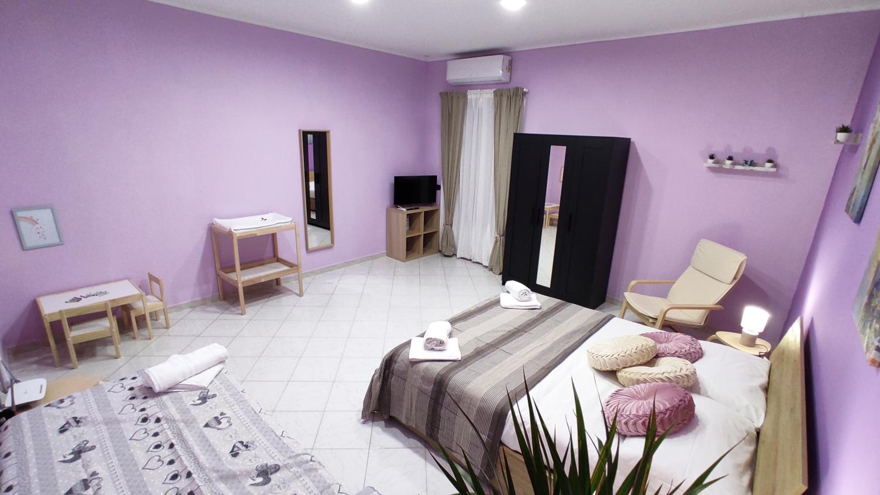 Two-Bedroom Apartment - Photo 2