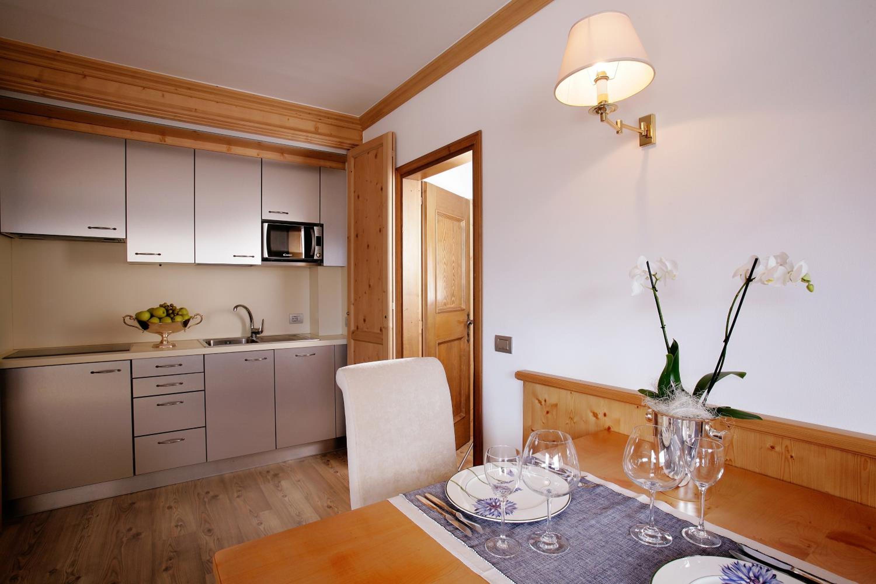 Two-Bedroom Apartment (5 Adults) photo 3