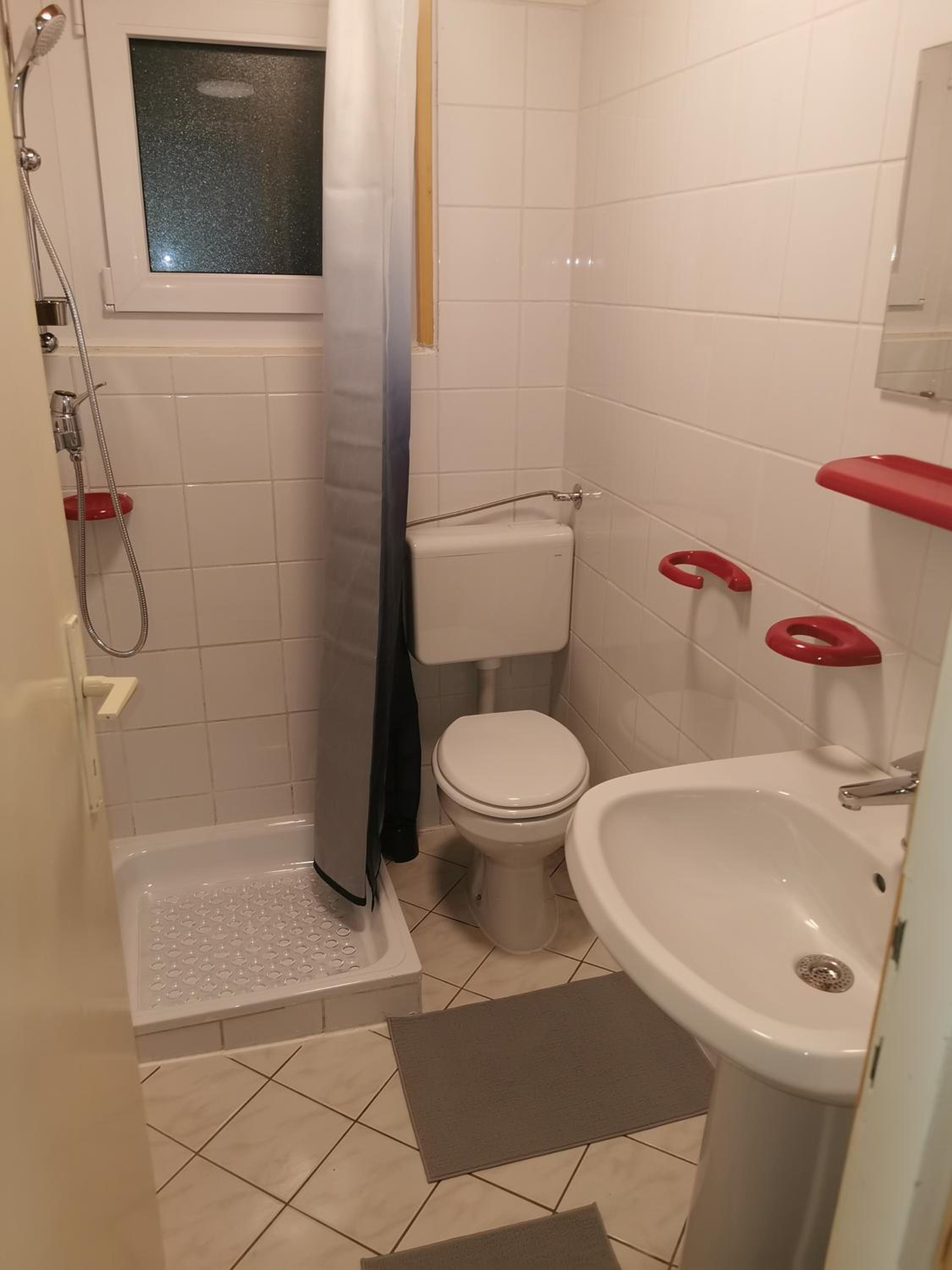 Two-Bedroom Apartment - Photo 9