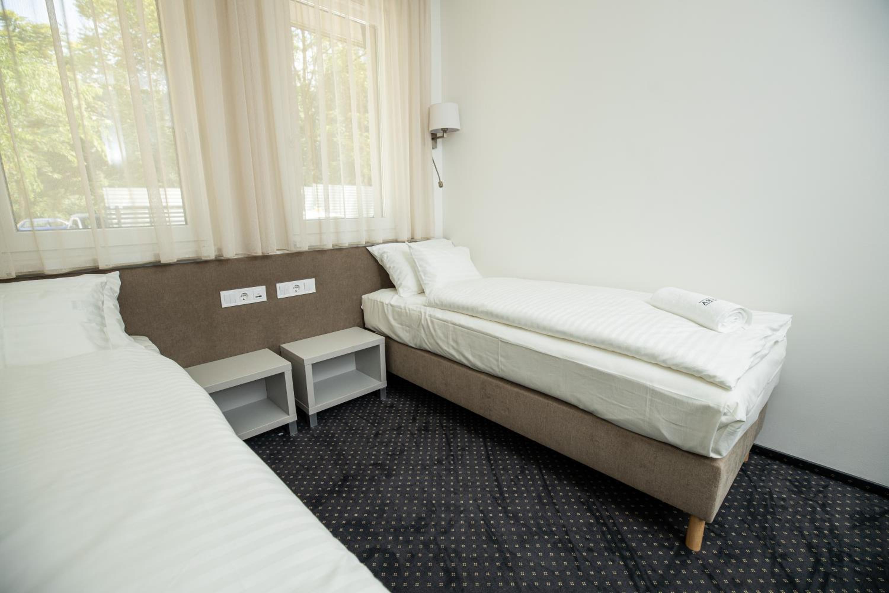 Twin Room - Disability Access - Photo 1