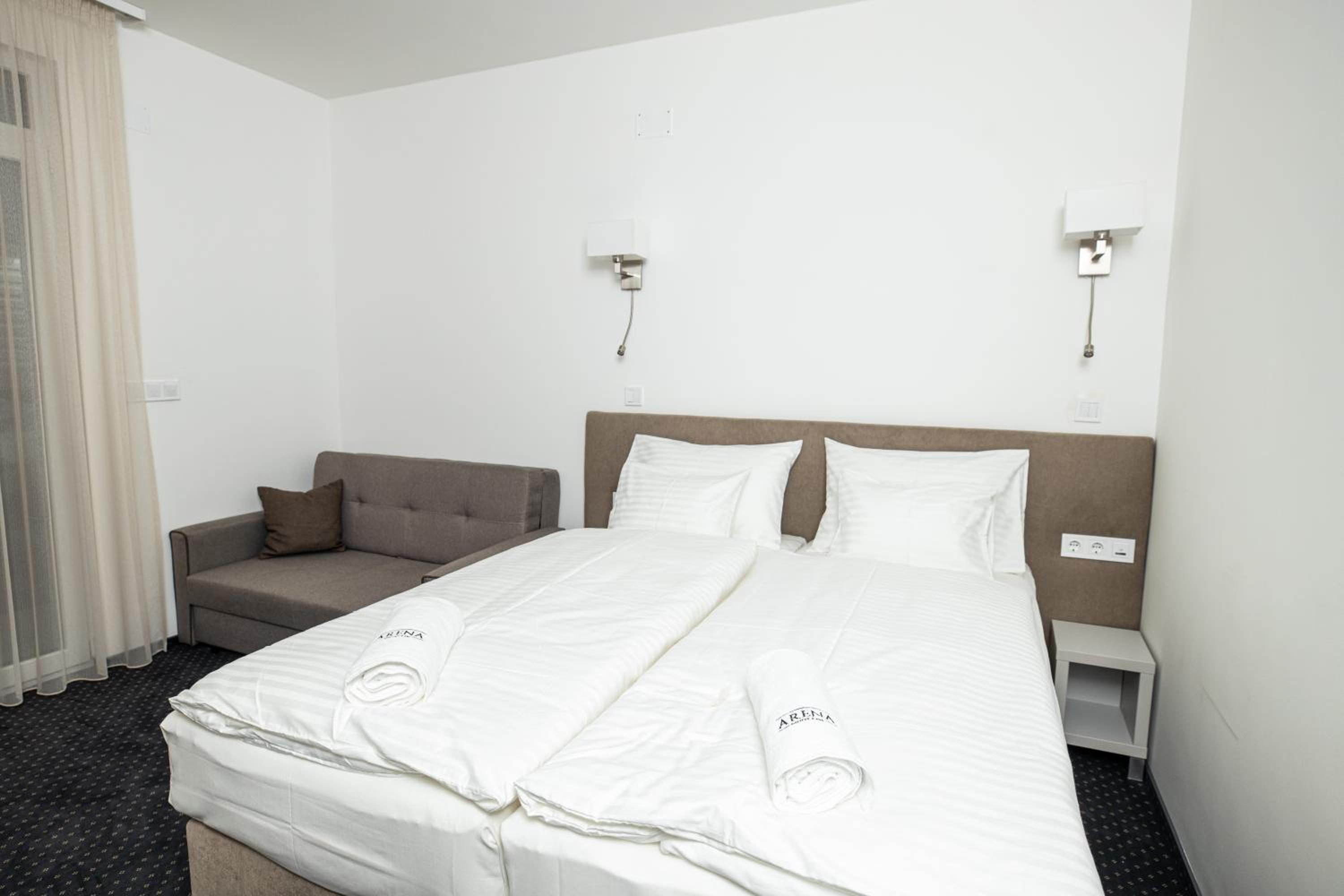 Queen Room with Spa Bath - Photo 6