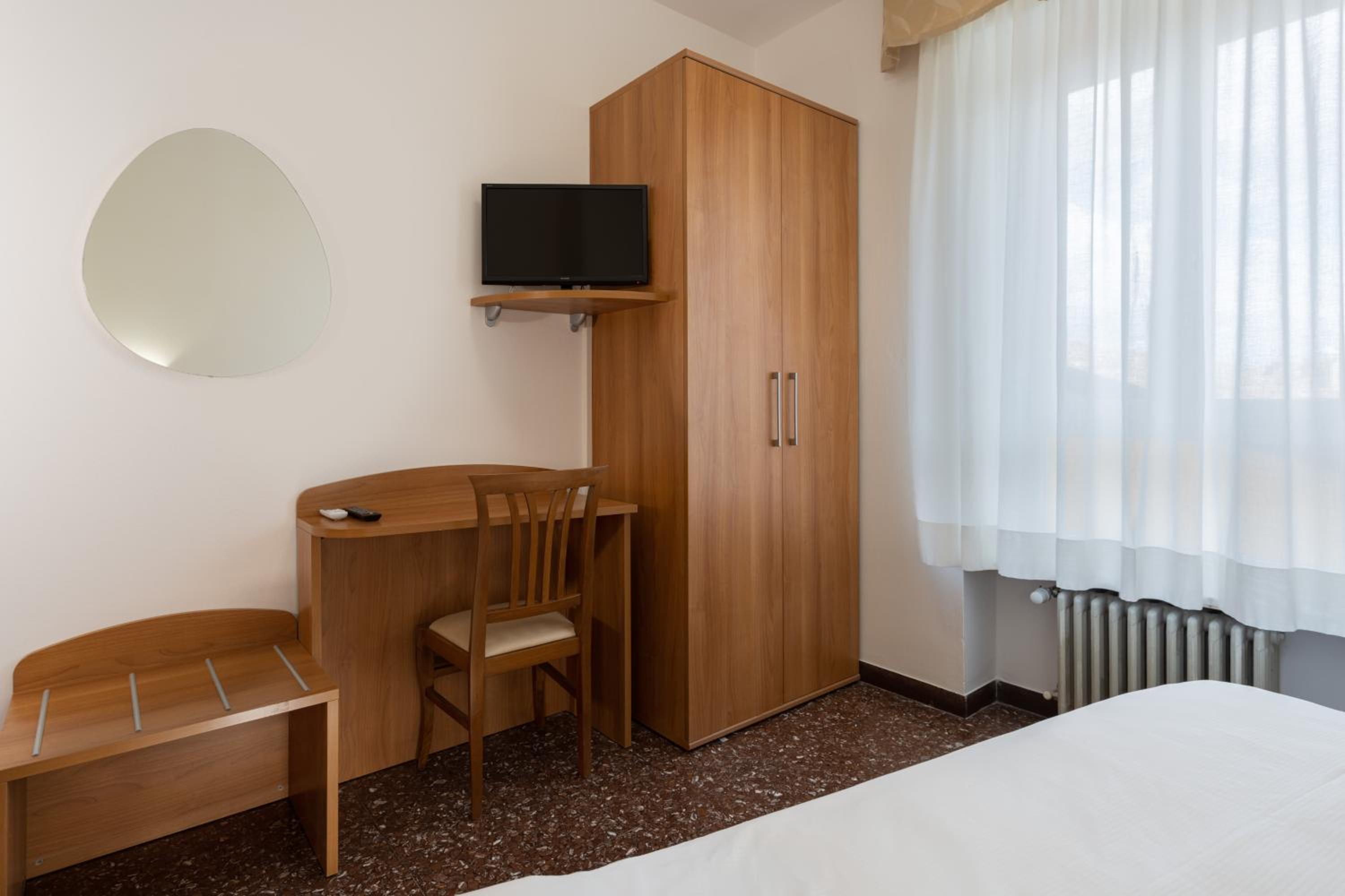 Deluxe Single Room