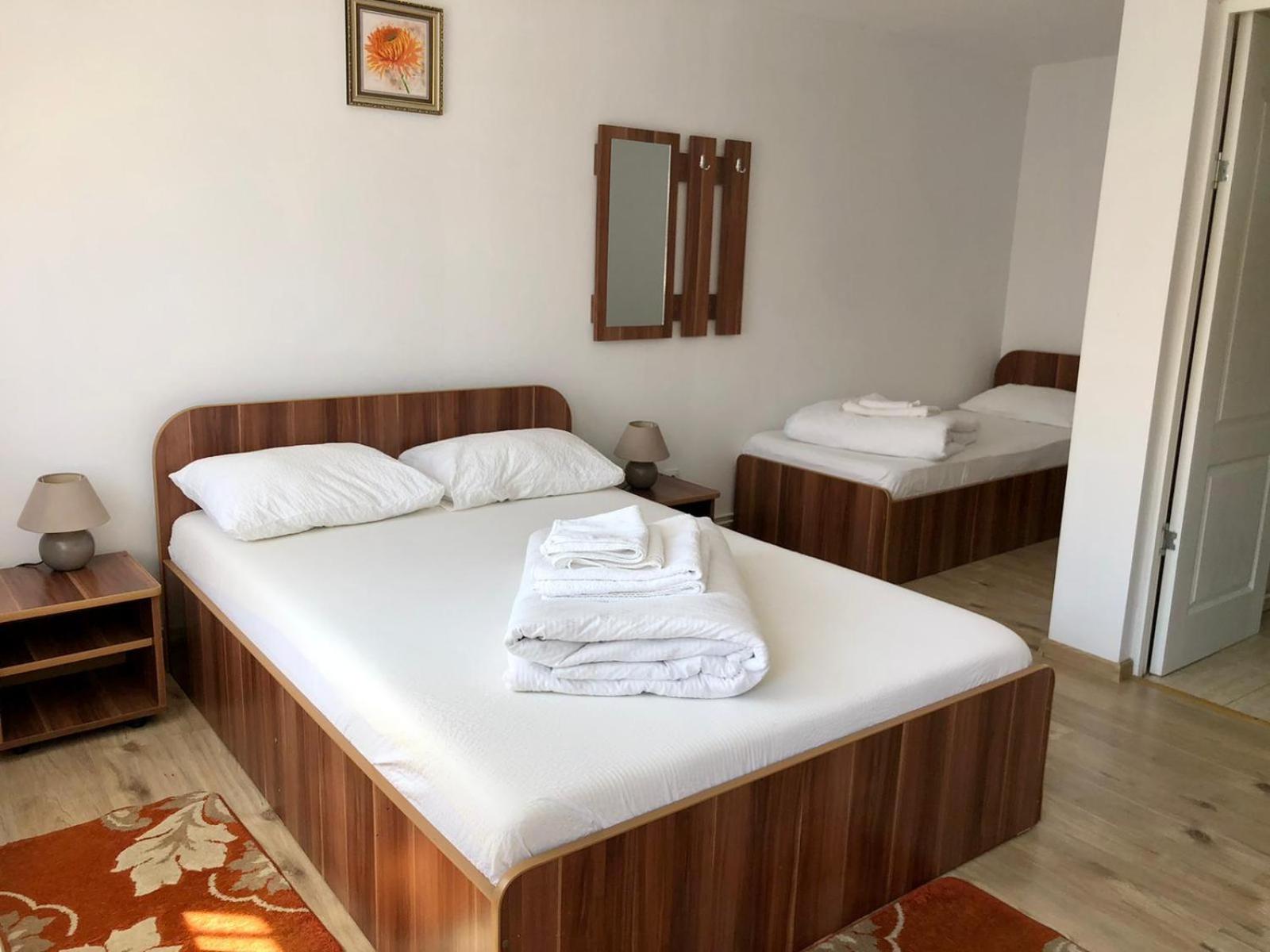 Triple Room with Private Bathroom - Photo 18