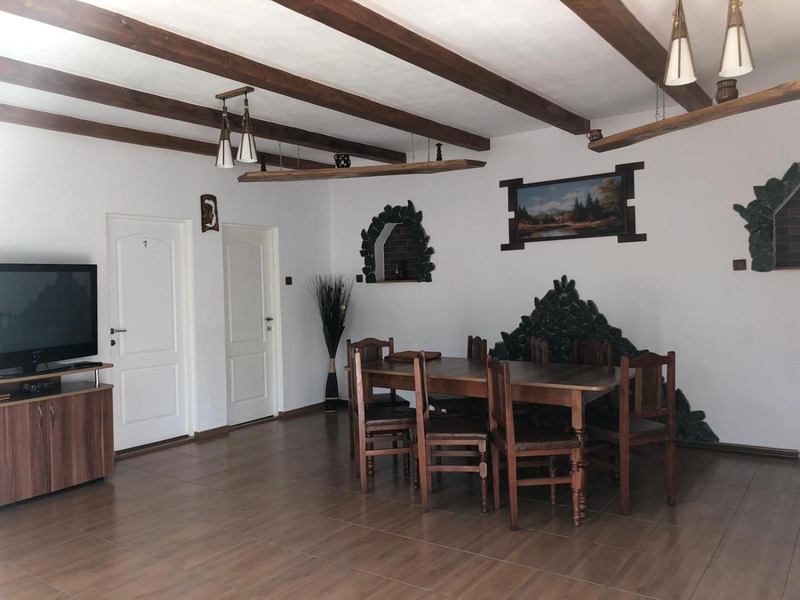 Triple Room with Private Bathroom - Photo 12