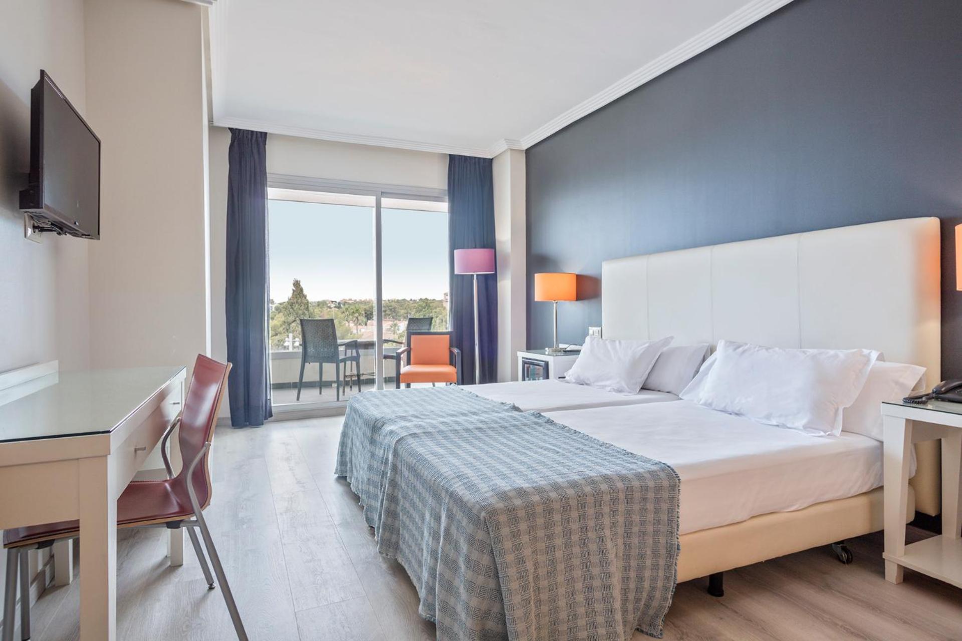Twin Room with Spa Access photo 3