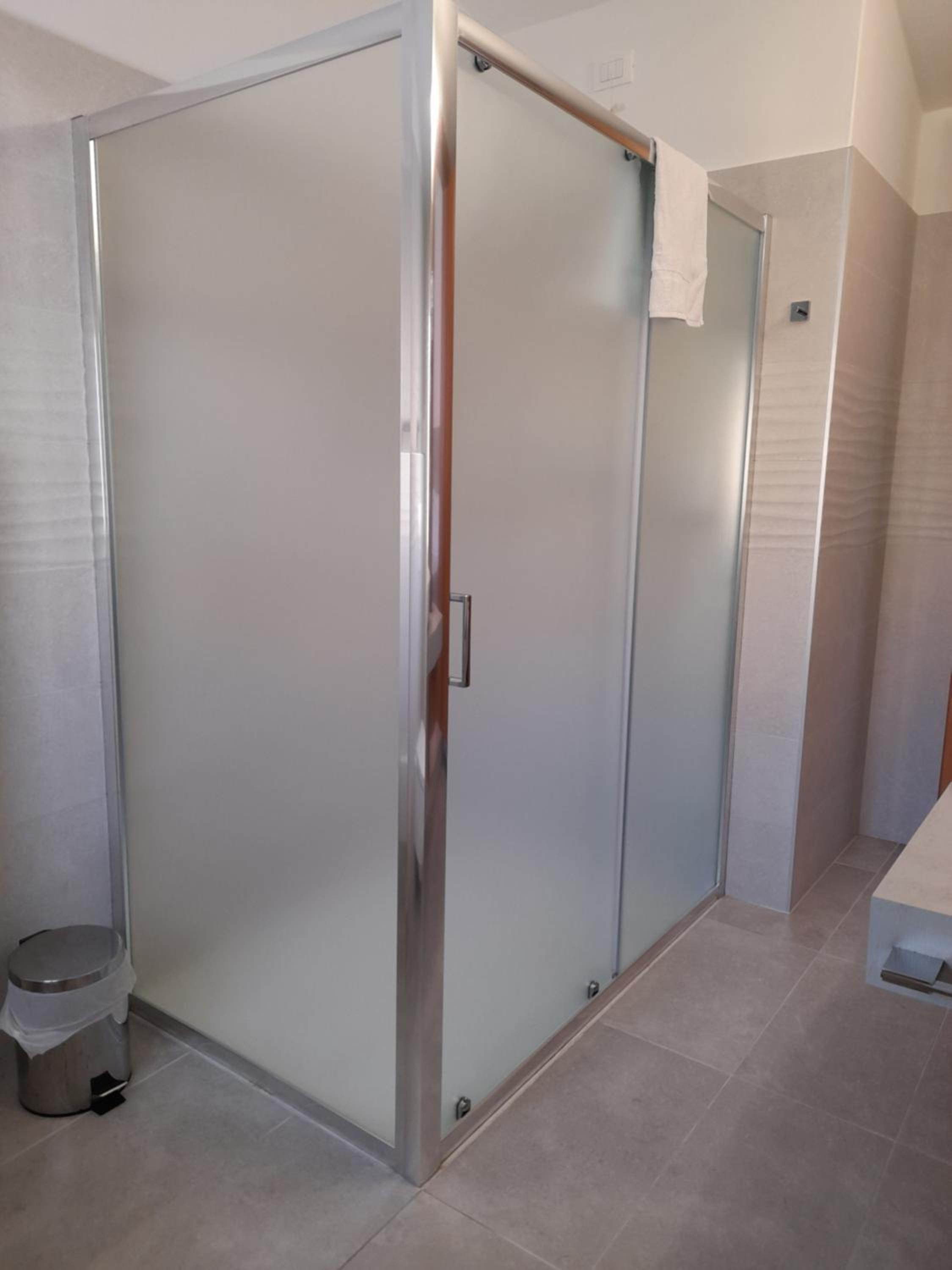 Double or Twin Room with Bathroom photo 2