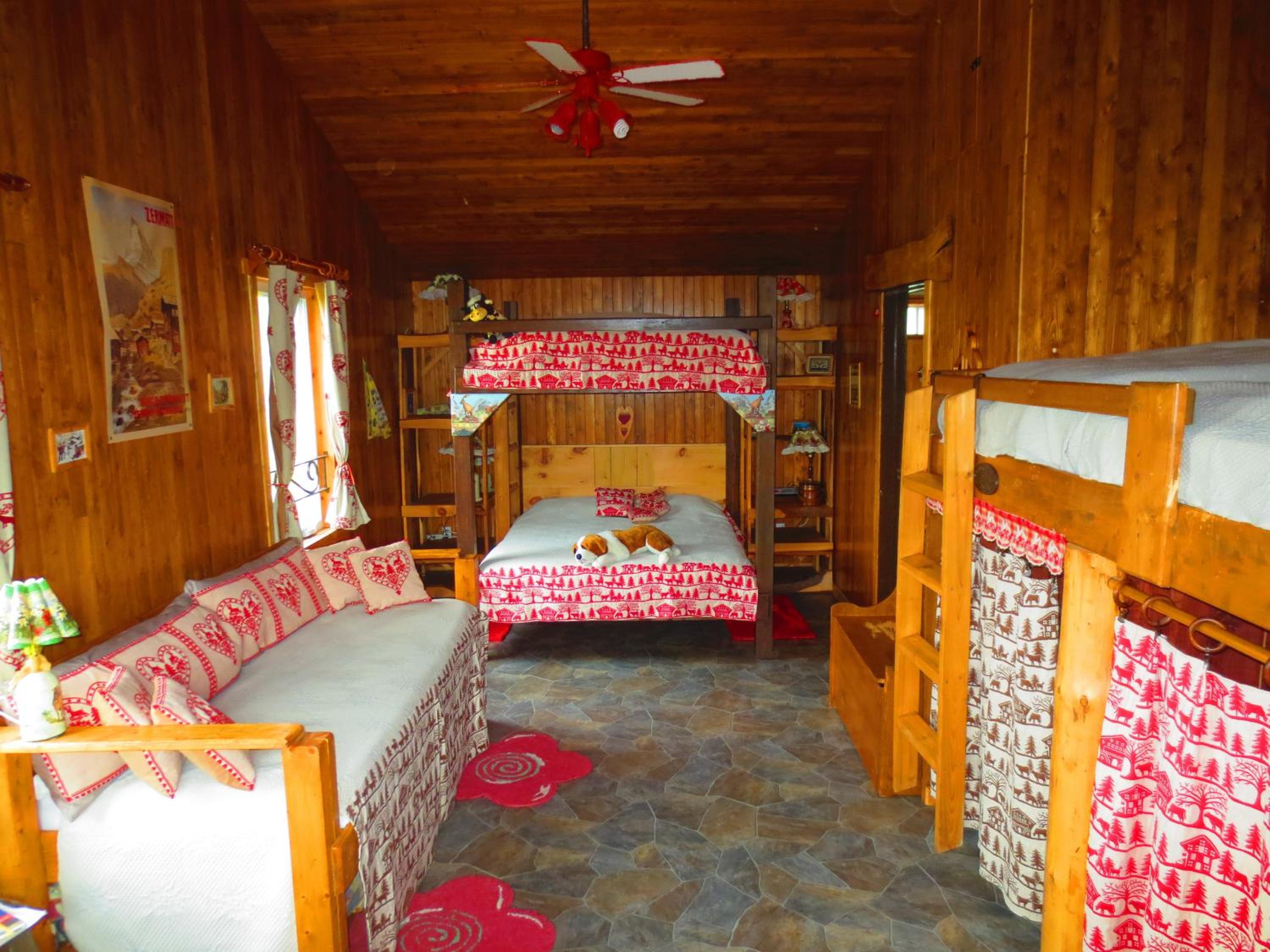Standard Suite with Private Bathroom photo 1