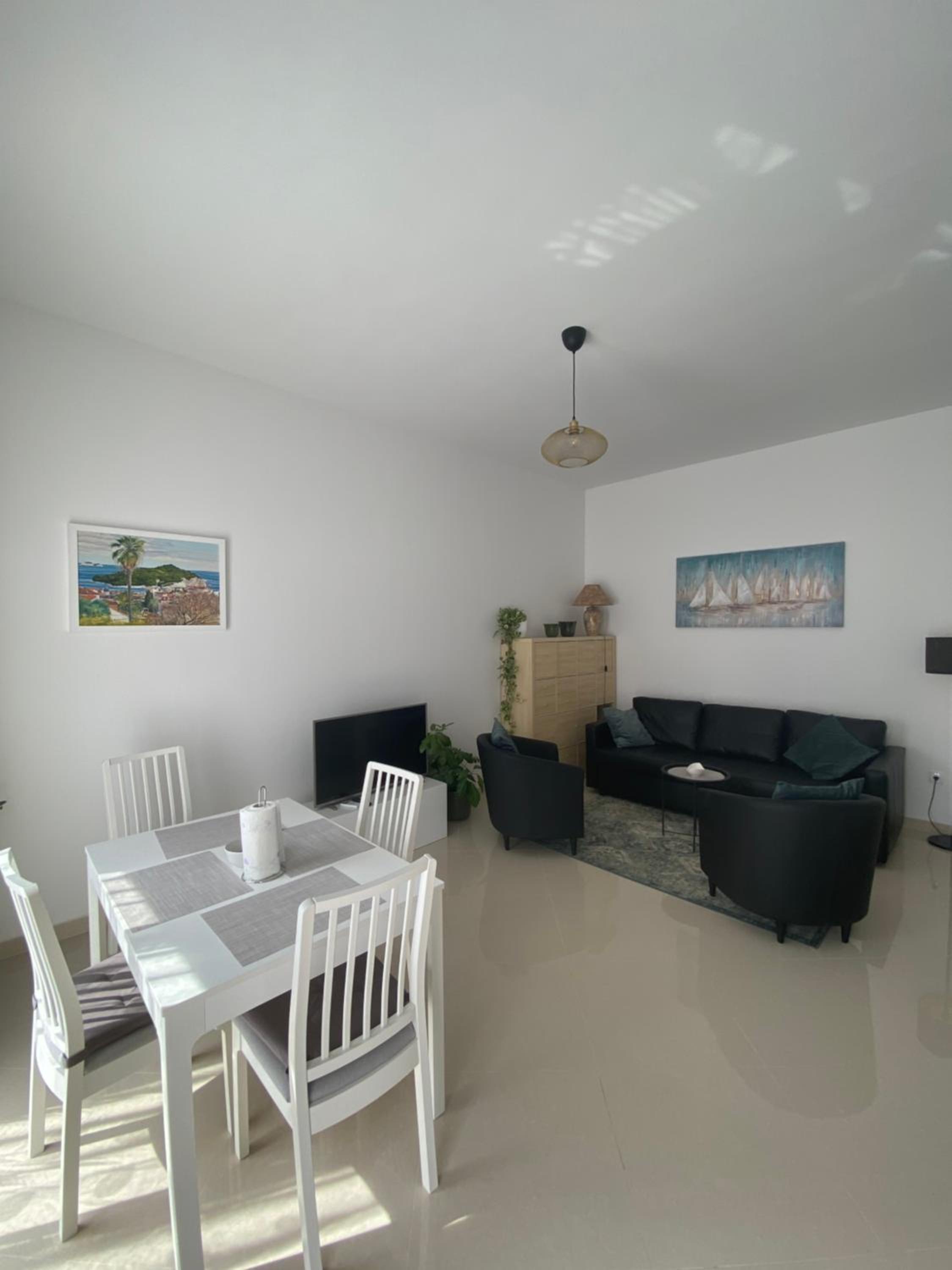 One-Bedroom Apartment - Photo 10