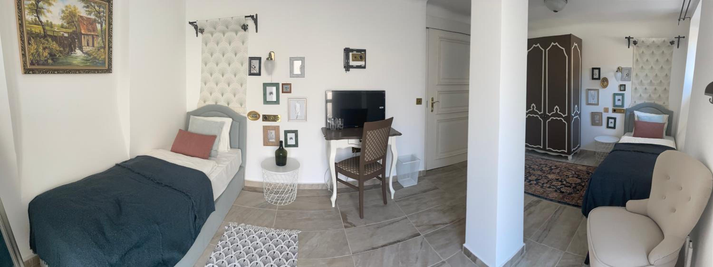 Twin Room - Disability Access photo 3