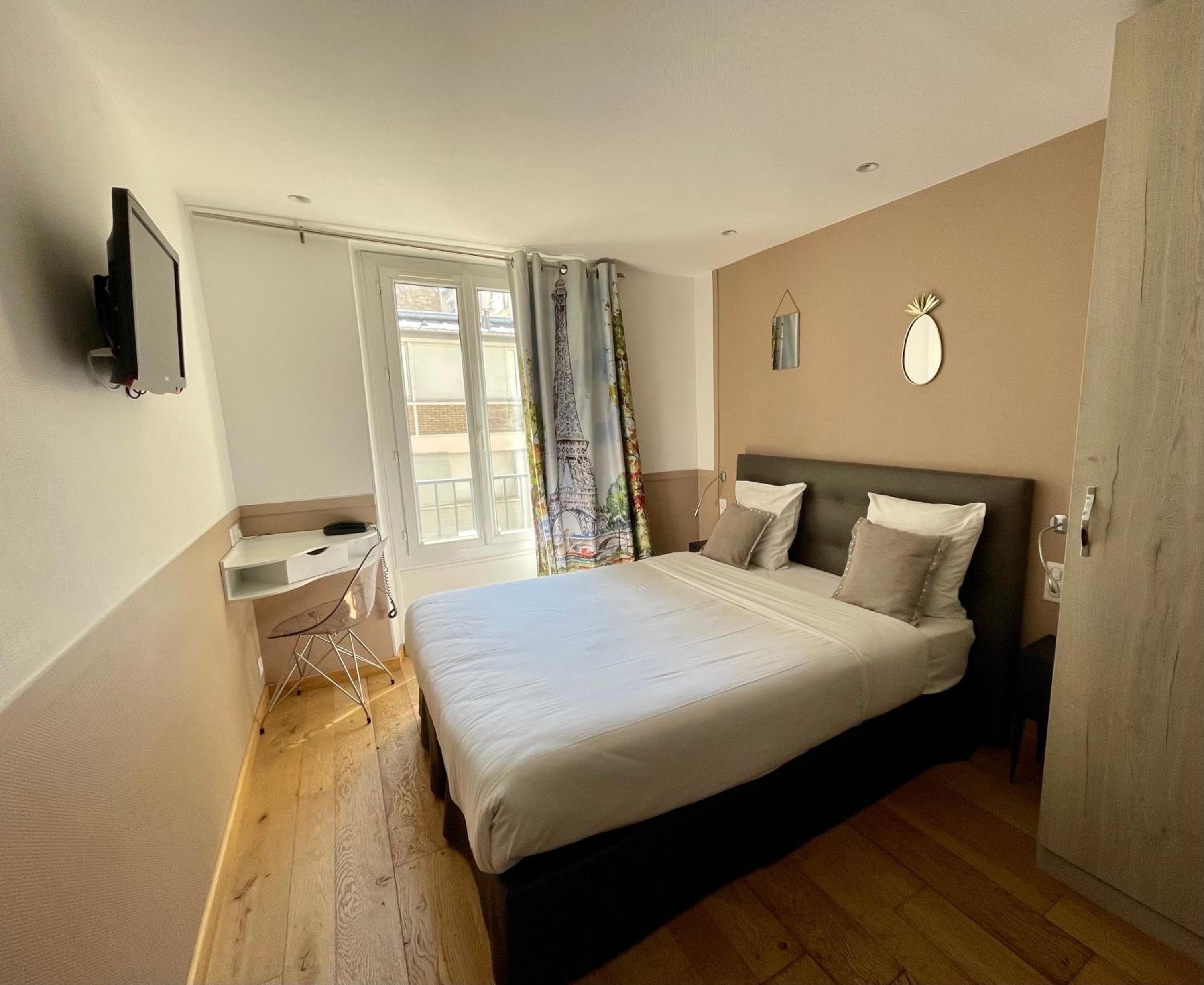 Double Room with Shower photo 1