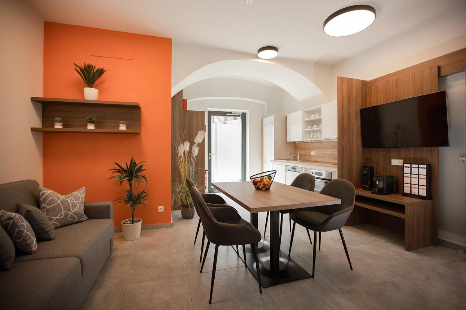 Two-Bedroom Apartment with Shower  photo 1