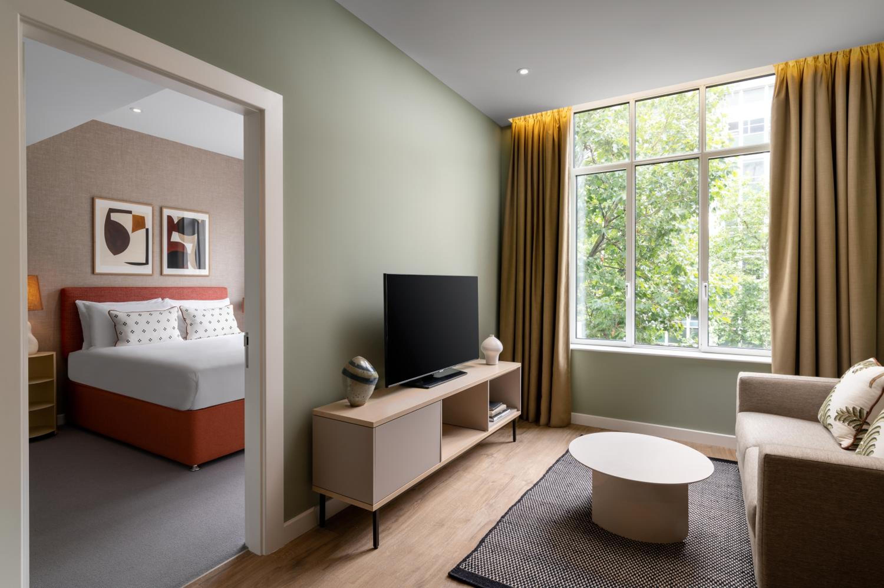 Deluxe Apartment