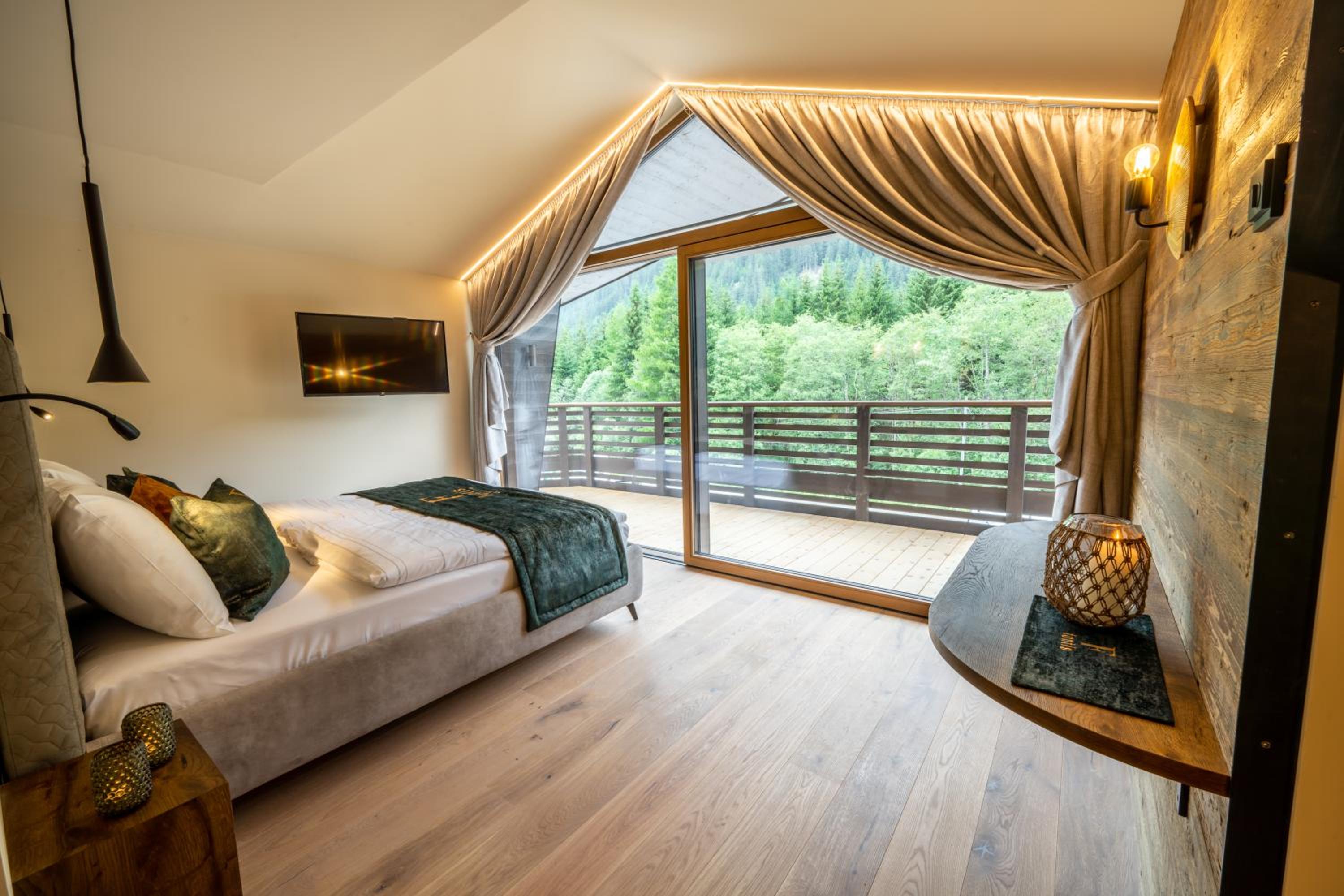Suite with Mountain View photo 1