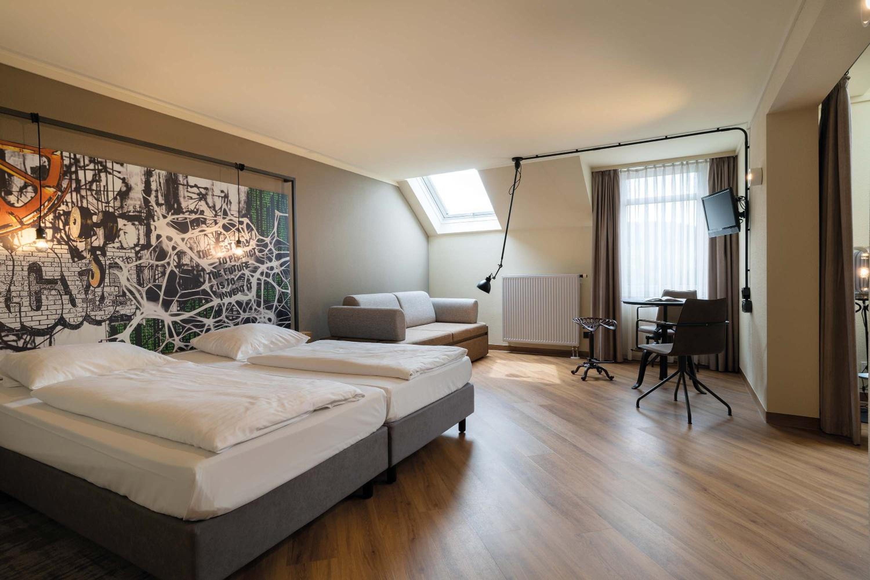 Suite - Photo 8