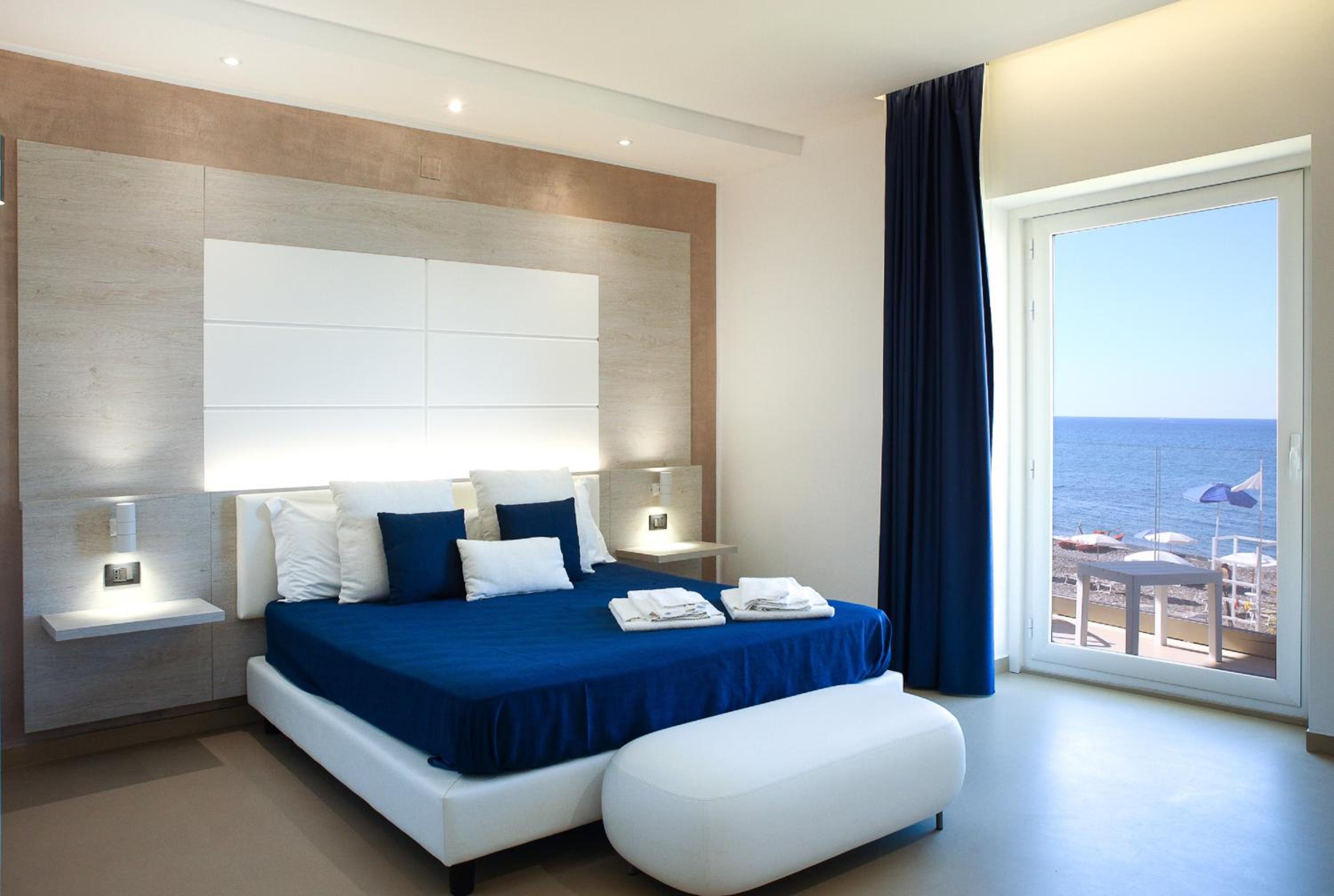 Triple Room with Sea View - Photo 5