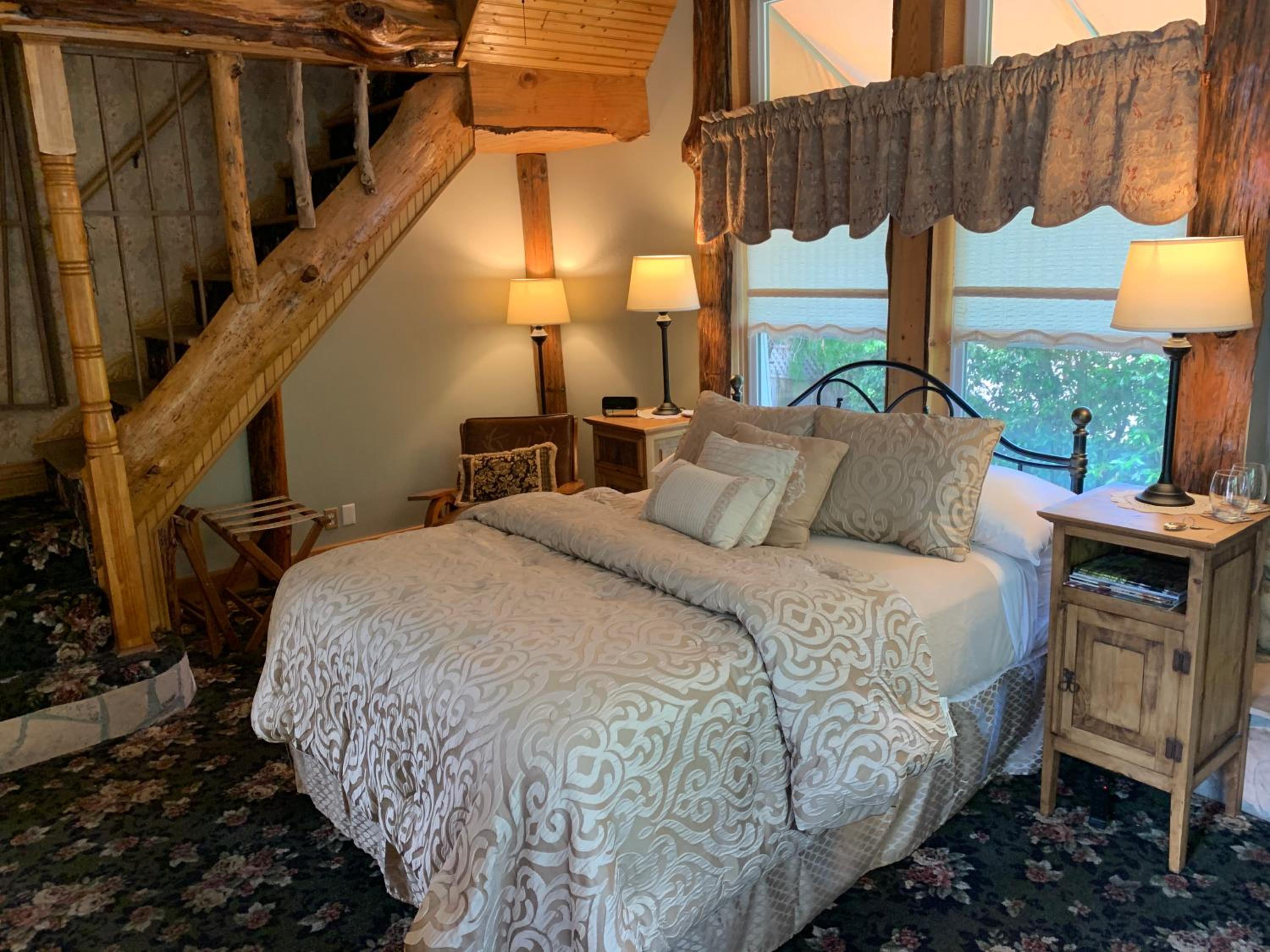 Deluxe King Room photo 1