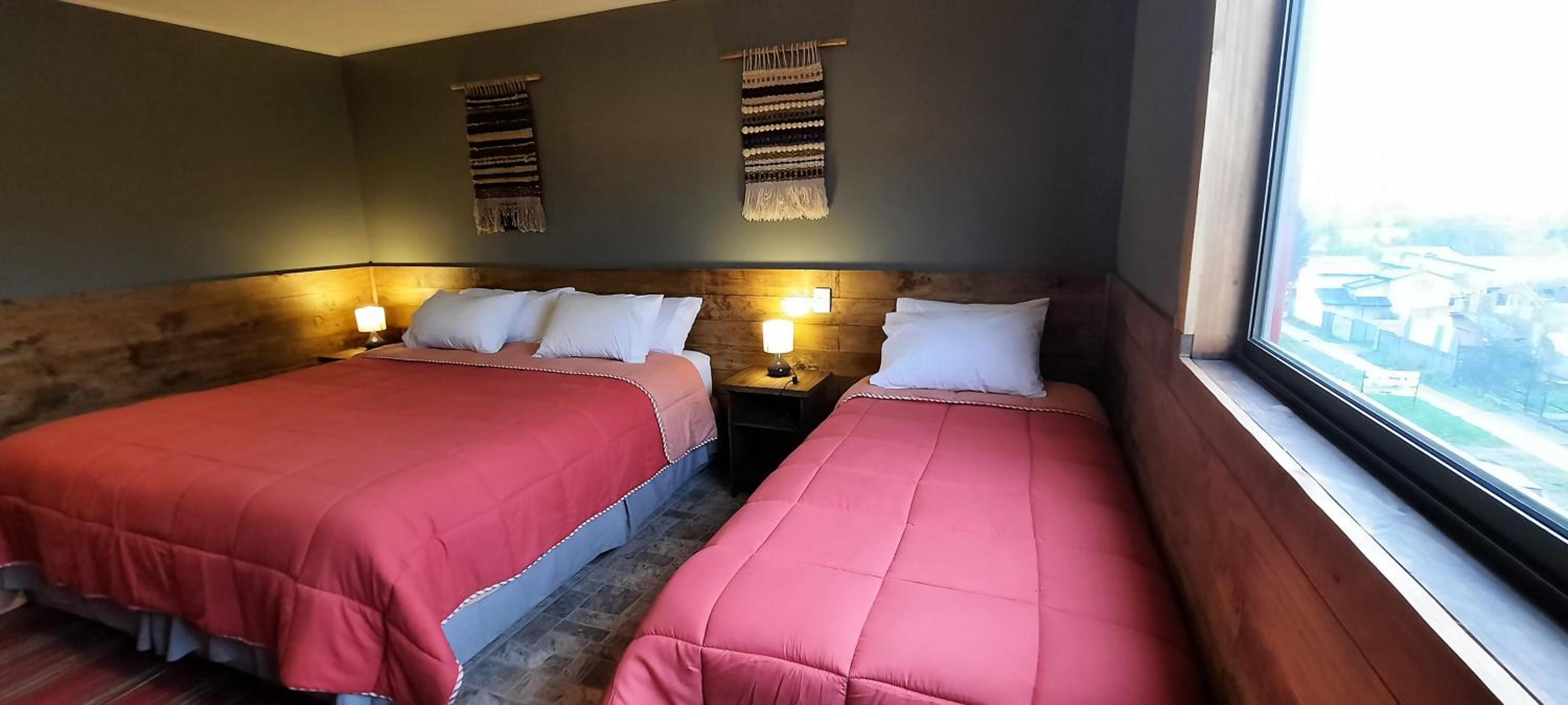 Quadruple Room with Private Bathroom photo 1