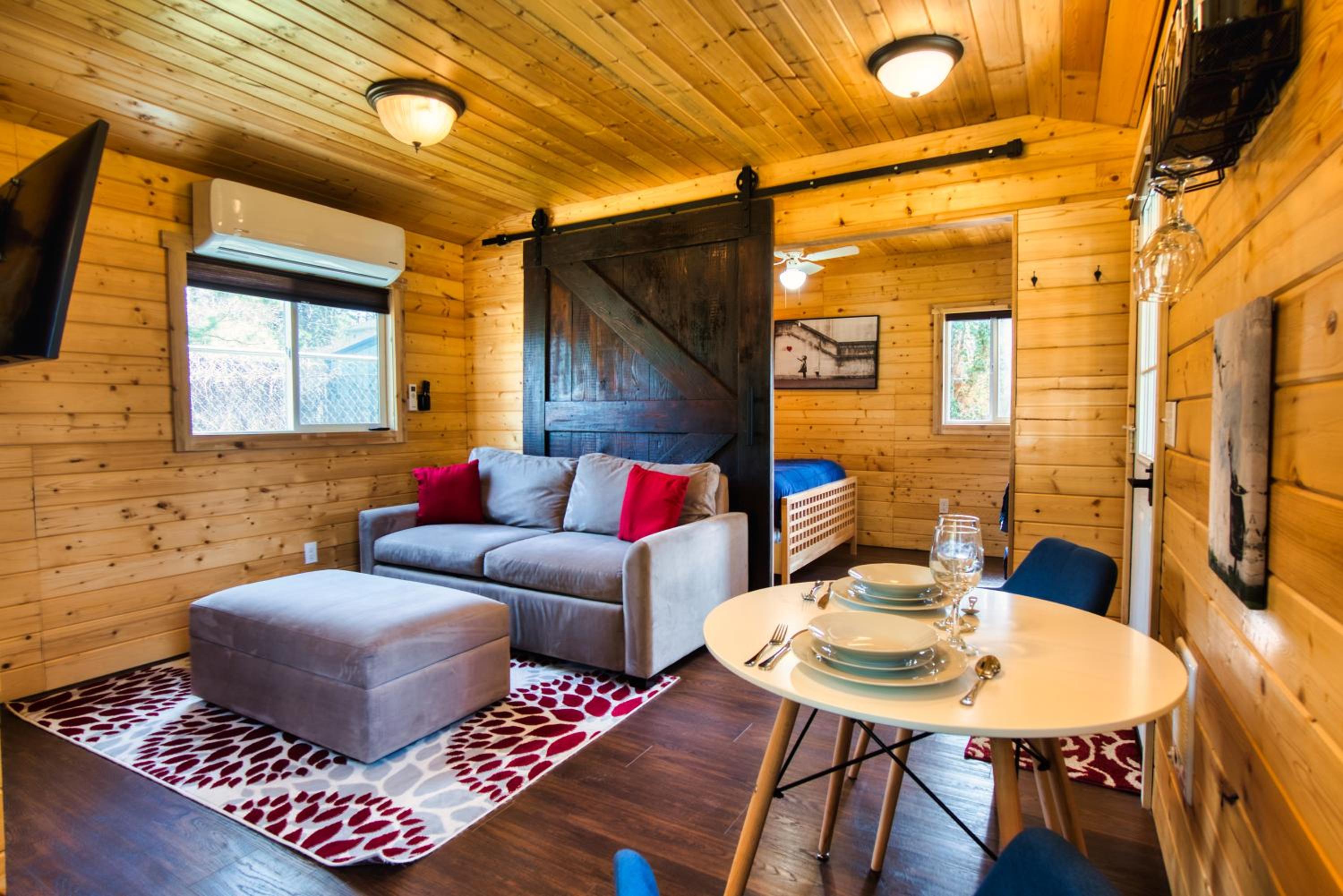 One-Bedroom House photo 1