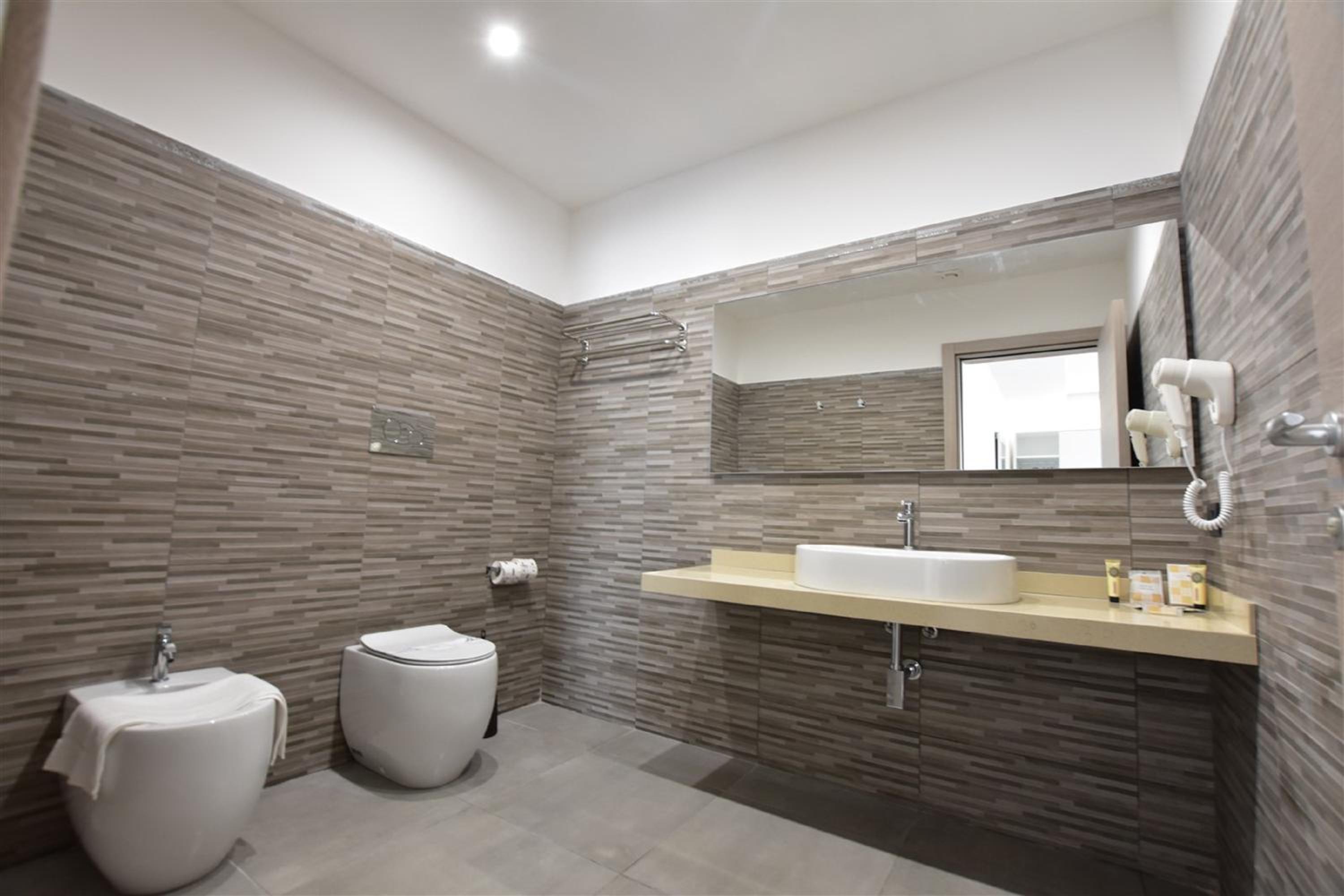 Standard Double Room - Photo 3